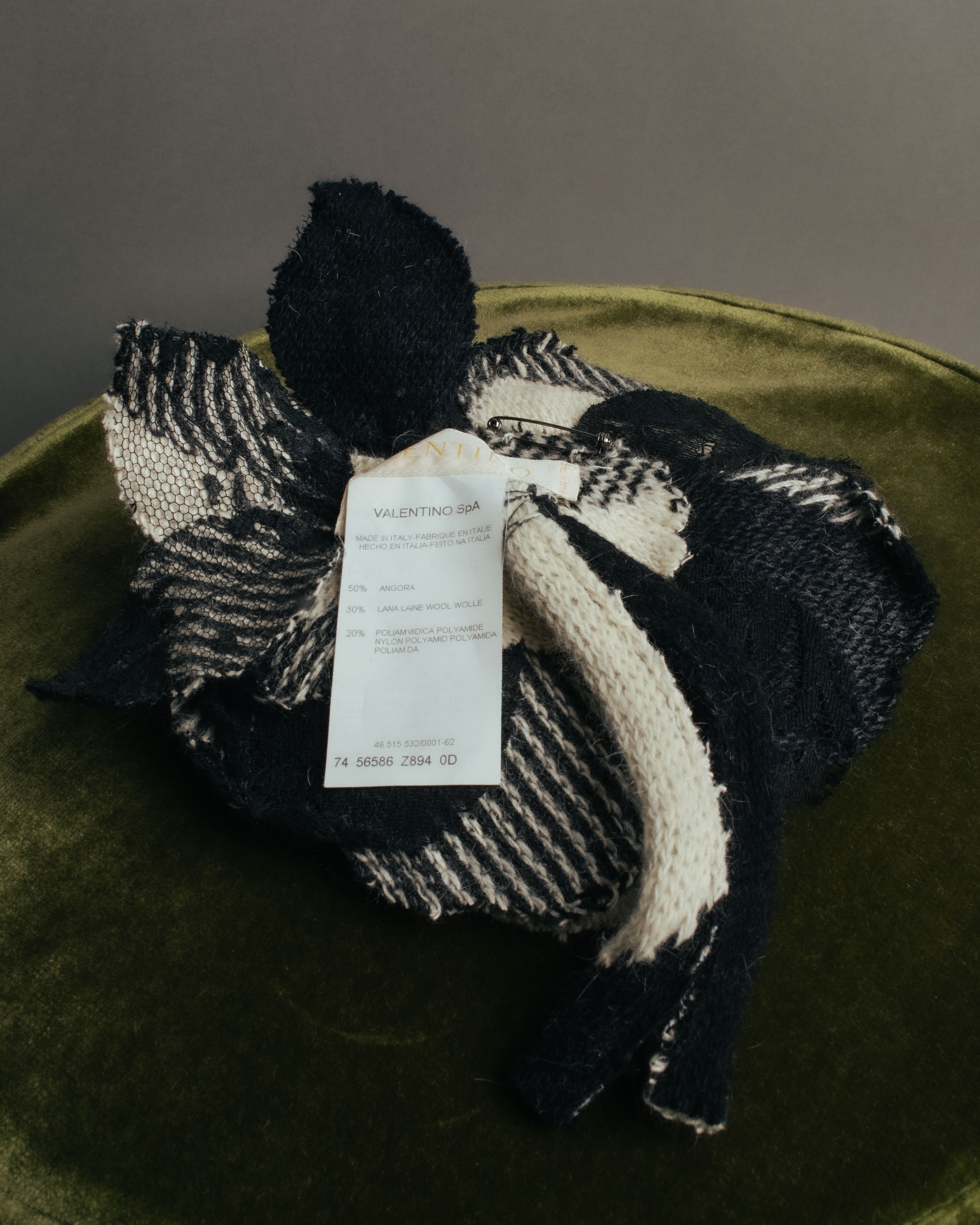 -SPECIAL- “VALENTINO” 00’s houndstooth lace flower corsage