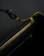 "Roberta Di Camerino" Logo motif charm design modern doctor bag