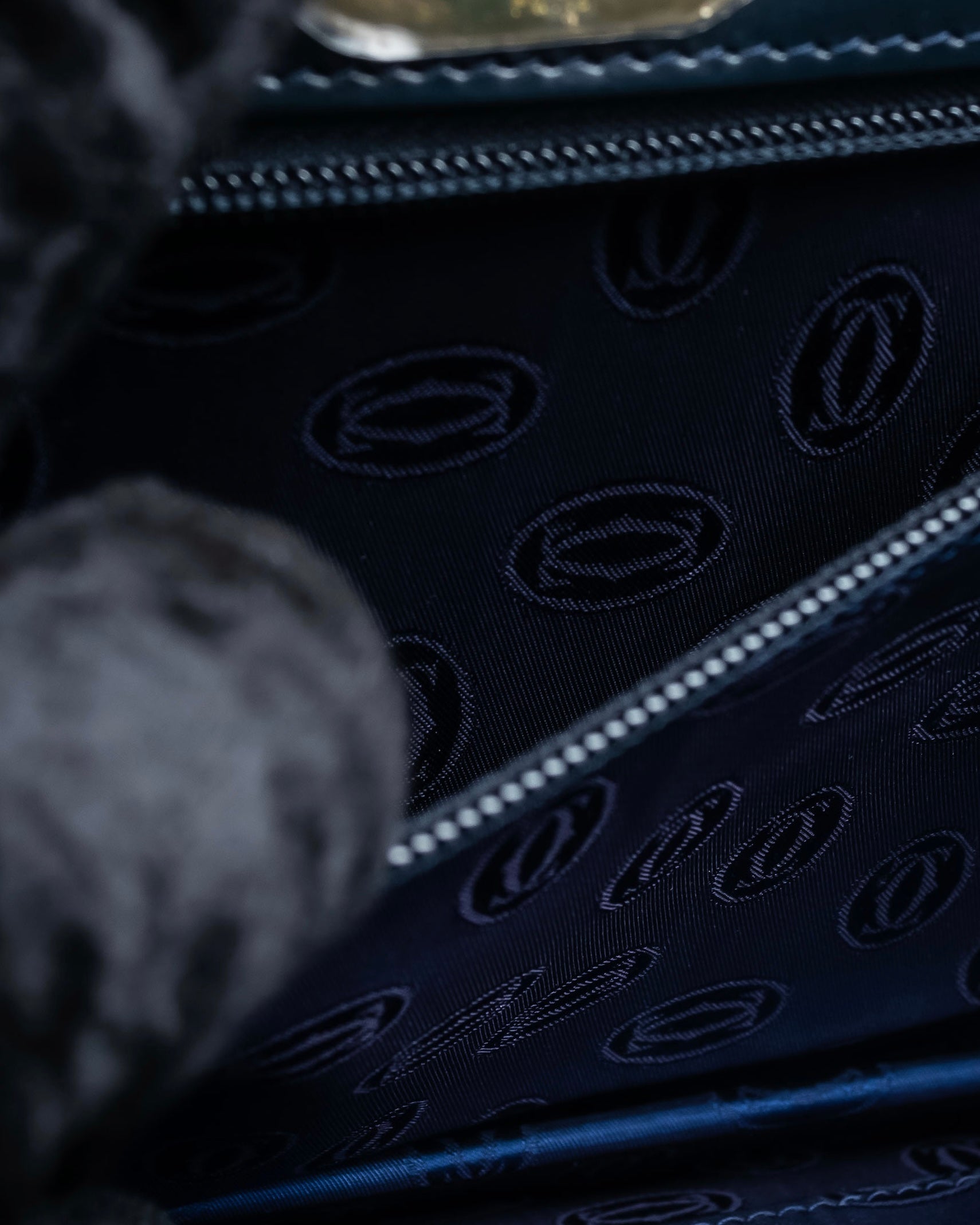 "Cartier" Sapphire rhinestone chain shoulder bag