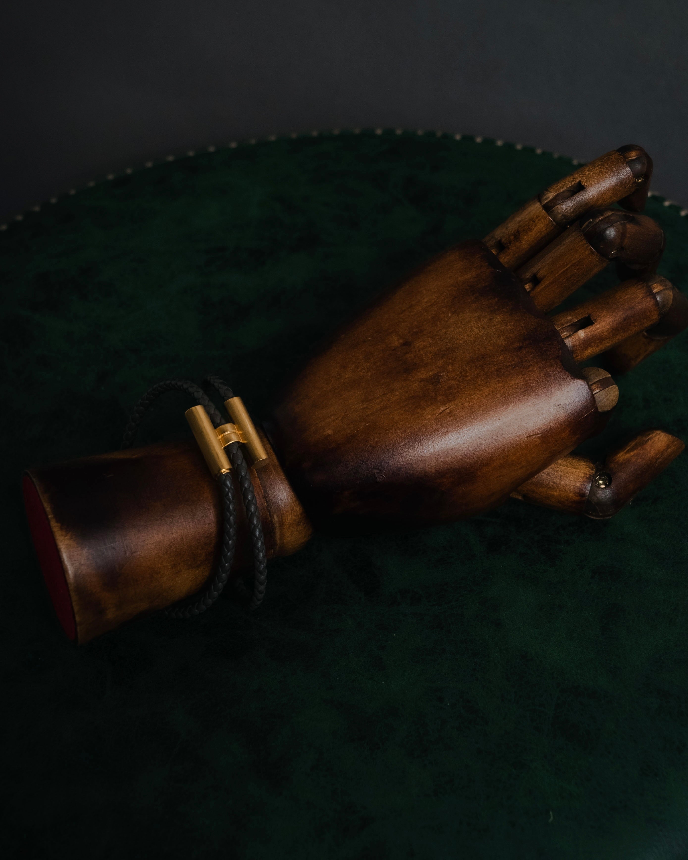 "HERMES" 10’s-20’s Tresse leather H clasp bracelet