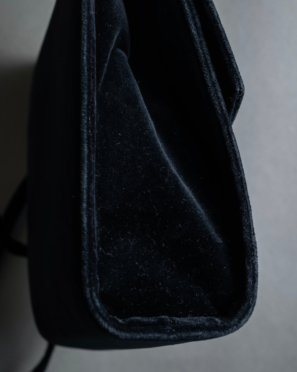 "Salvatore Ferragamo" Antique jewelry motif design velvet shoulder bag