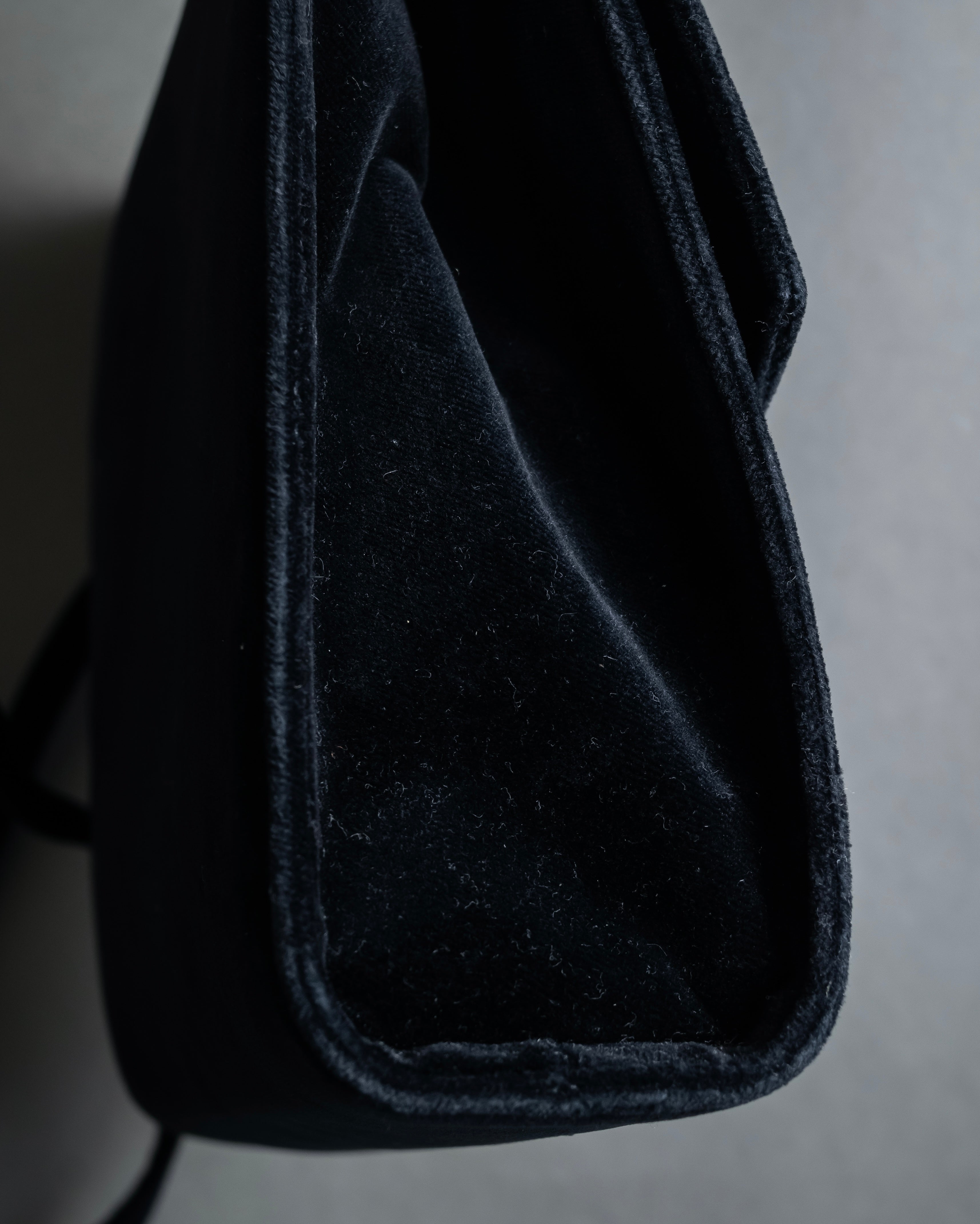 "Salvatore Ferragamo" Antique jewelry motif design velvet shoulder bag