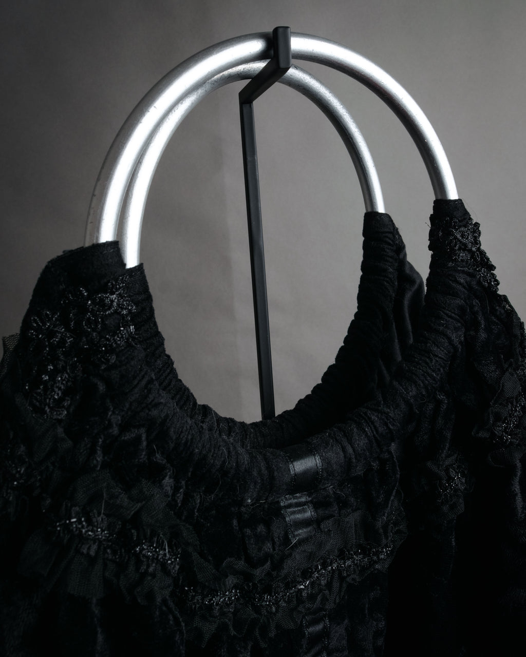 “COMME des GARÇONS” 2005 AW Velvet lace circle handle bag