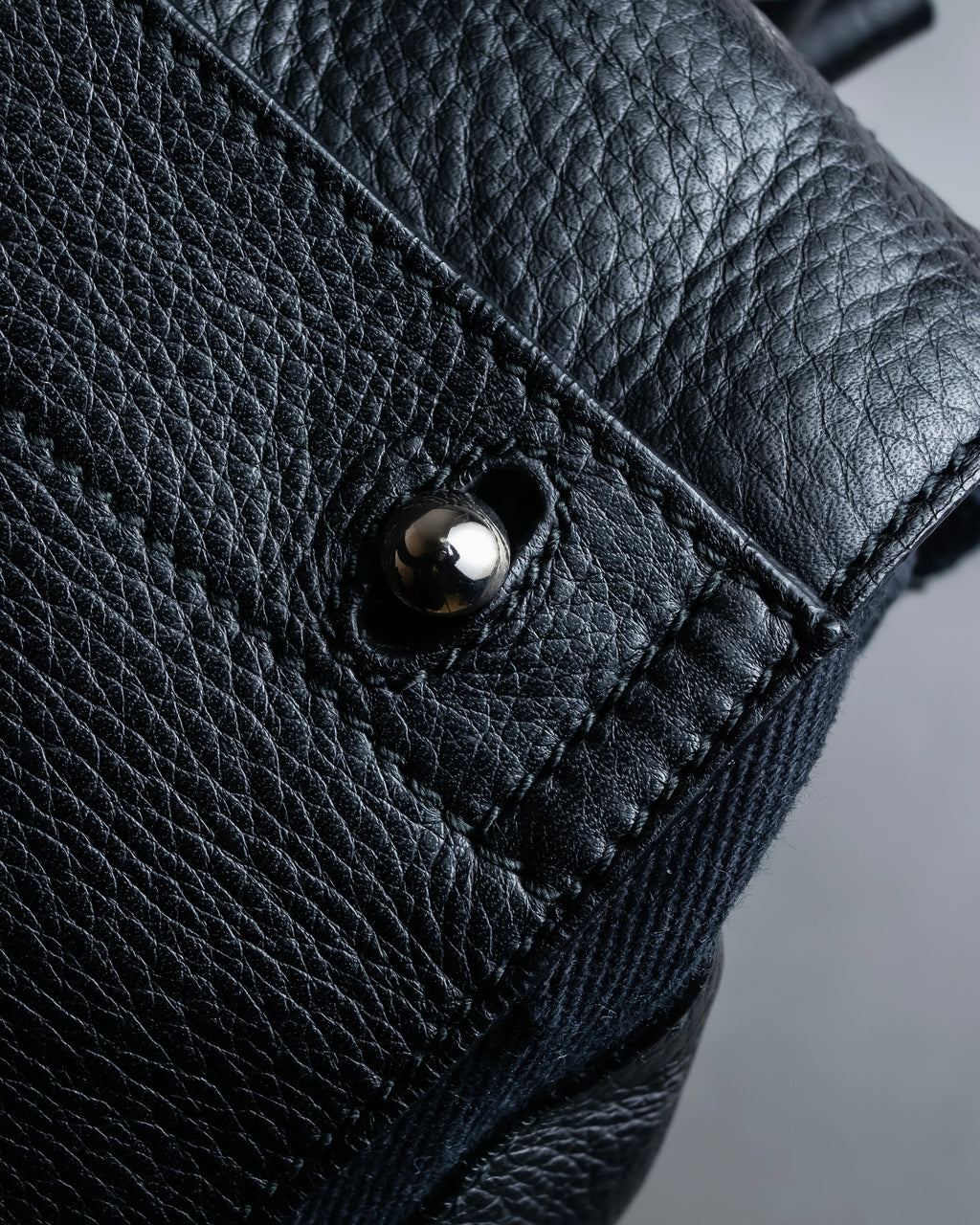 "YVES SAINT LAURENT" Muse Two series grain leather one-handle bag