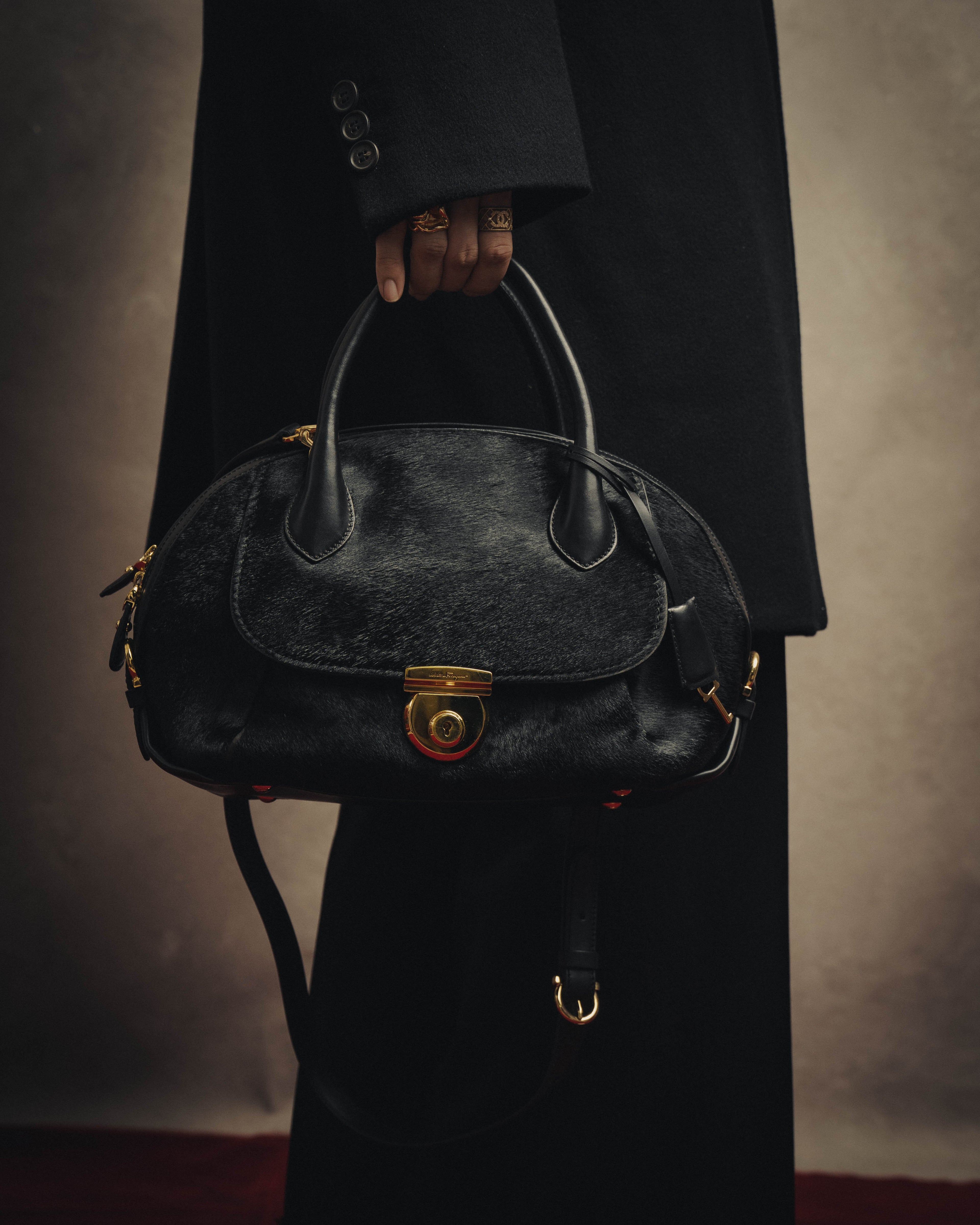 -SPECIAL- “Salvatore Ferragamo“ 90's-00's Gancini pony hair and leather dual-way boston bag