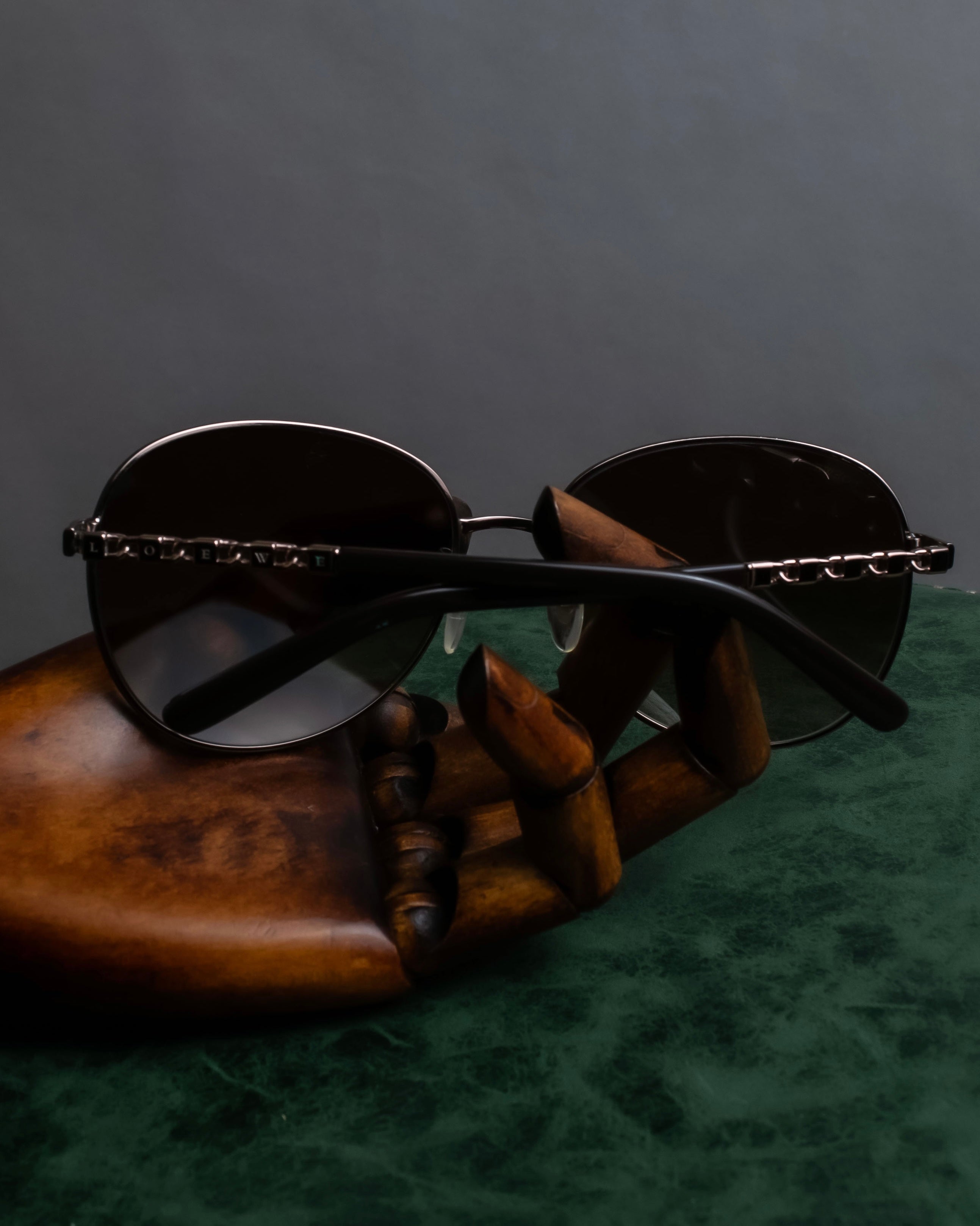 "LOEWE" Temple chain detail teardrop frame sunglasses