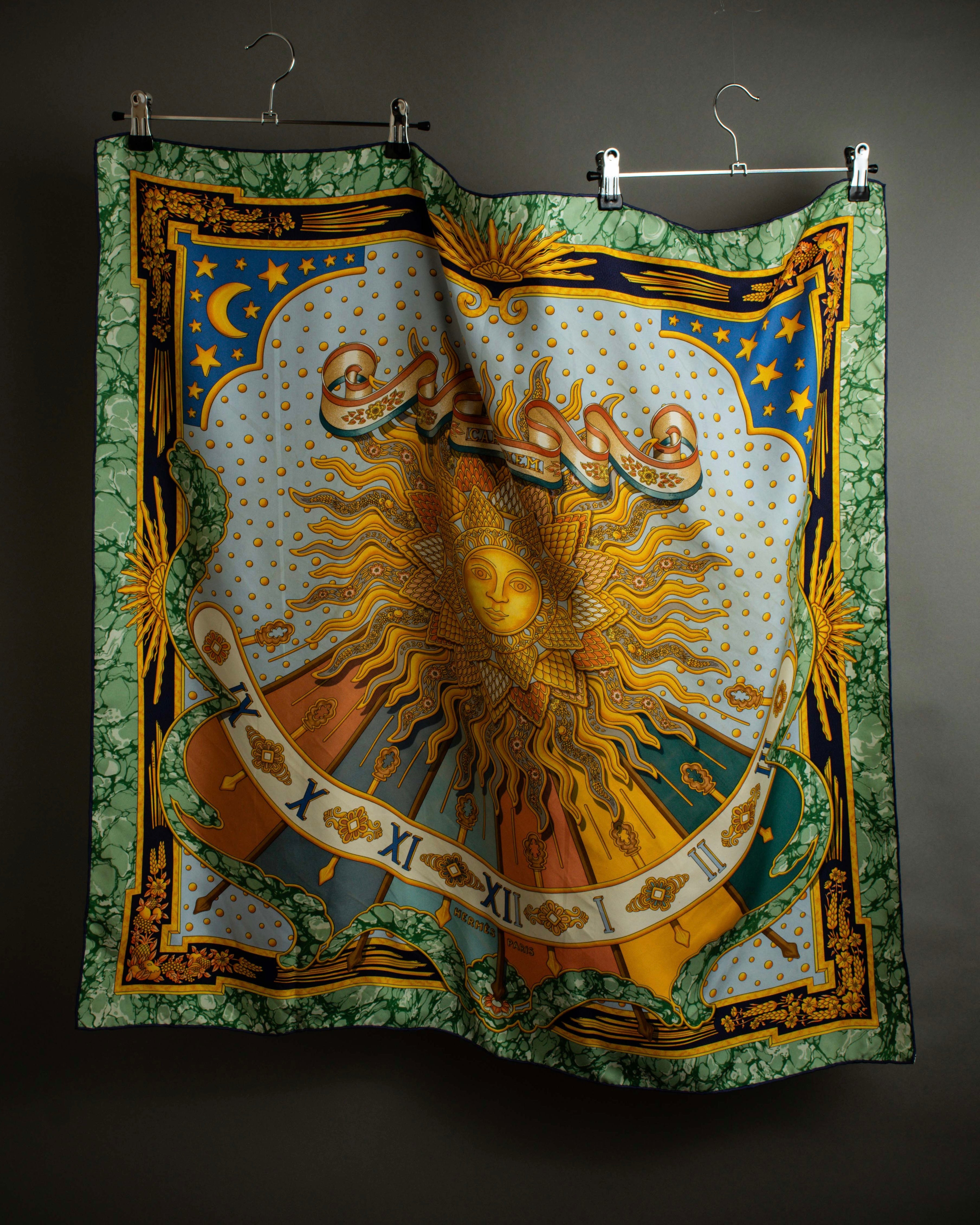 "HERMES" Carpe Diem design Carré 90 silk scarf