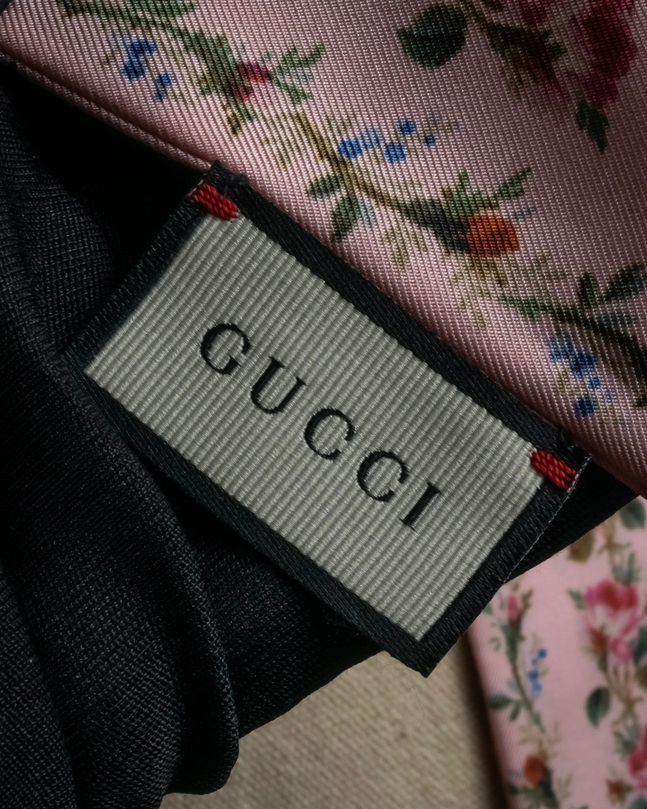 -SPECIAL- "GUCCI" Michele design floral print silk twilly scarf