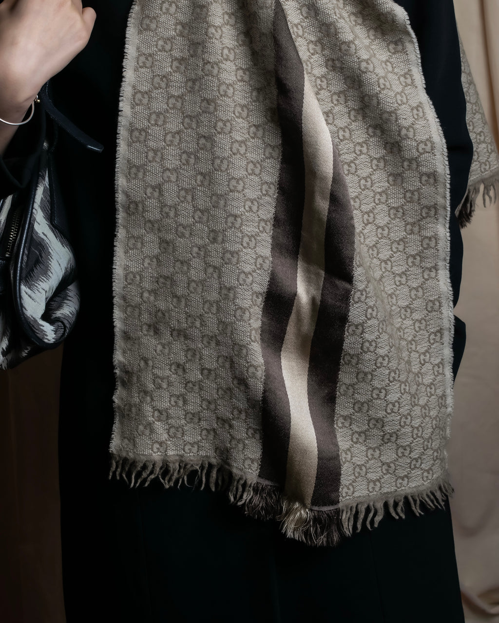 "GUCCI" GG monogram logo pattern fringe design stole