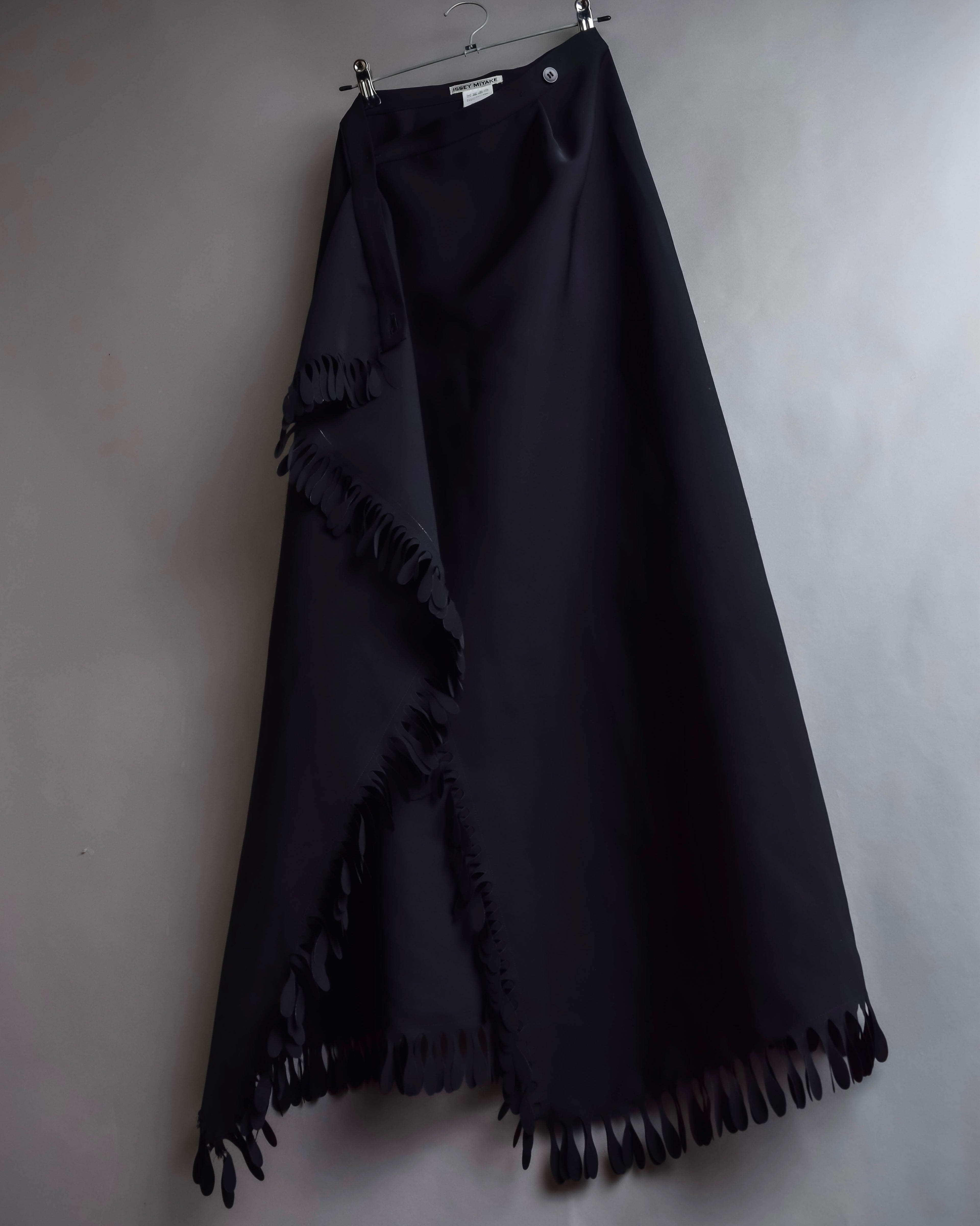 "ISSEY MIYAKE" Organic cutout fringe wrap skirt