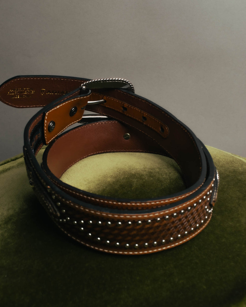 "ARIAT" 00's-10's Studded tooled leather western belt