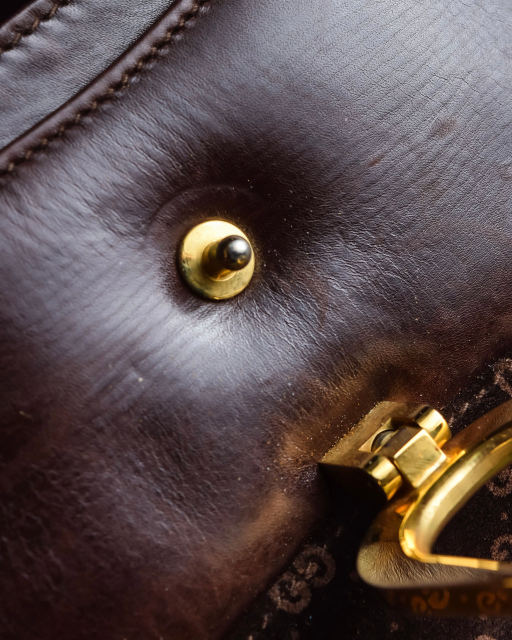 "GUCCI" 70's Embossed suede flap shoulder bag