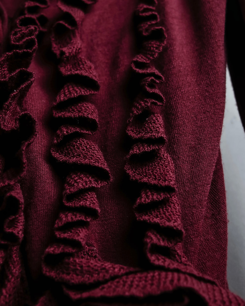 "VALENTINO" Virgin wool ruffled flower design cardigan