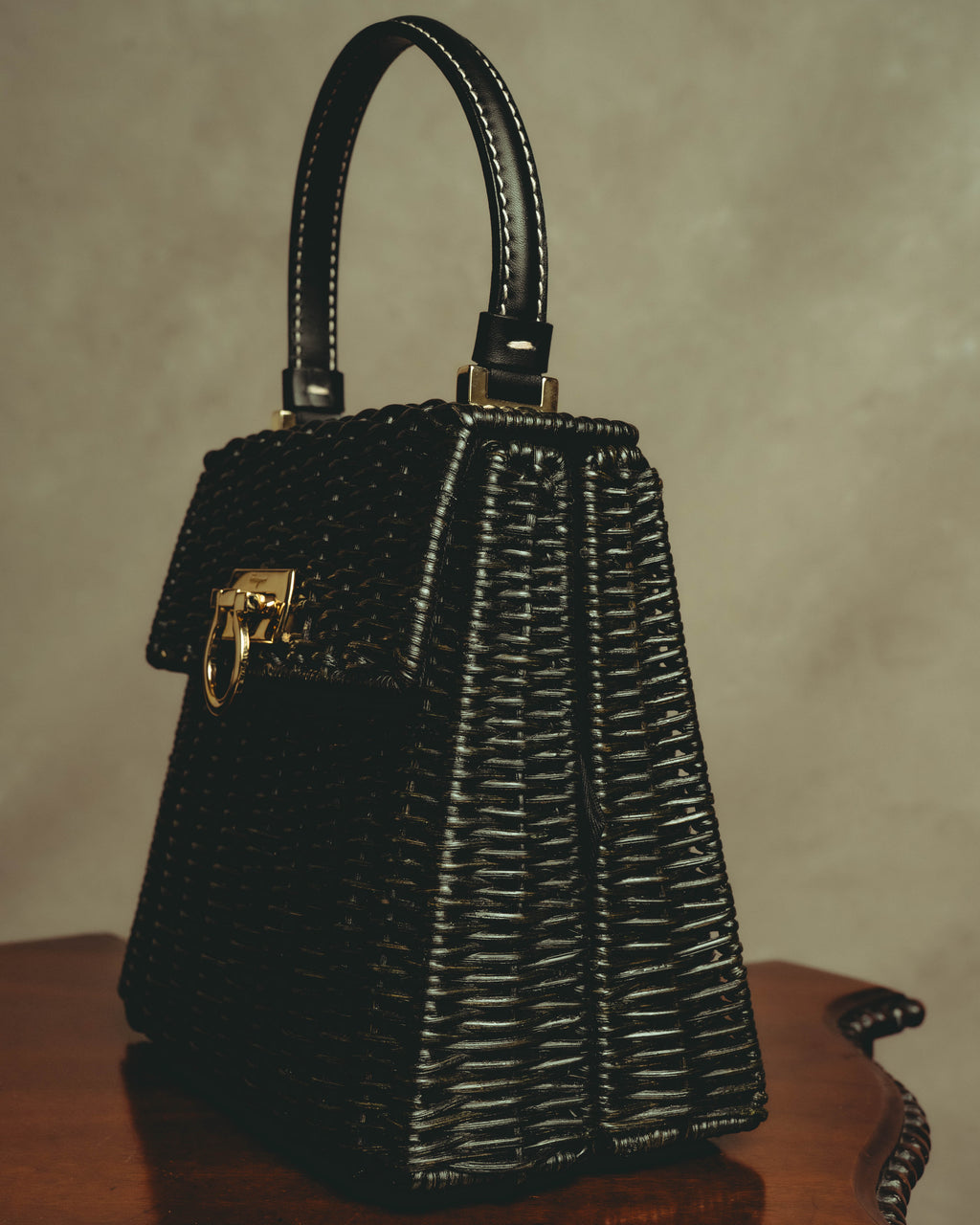 –SPECIAL– "Salvatore Ferragamo" 90's-00's Sculptural basket top-handle handbag