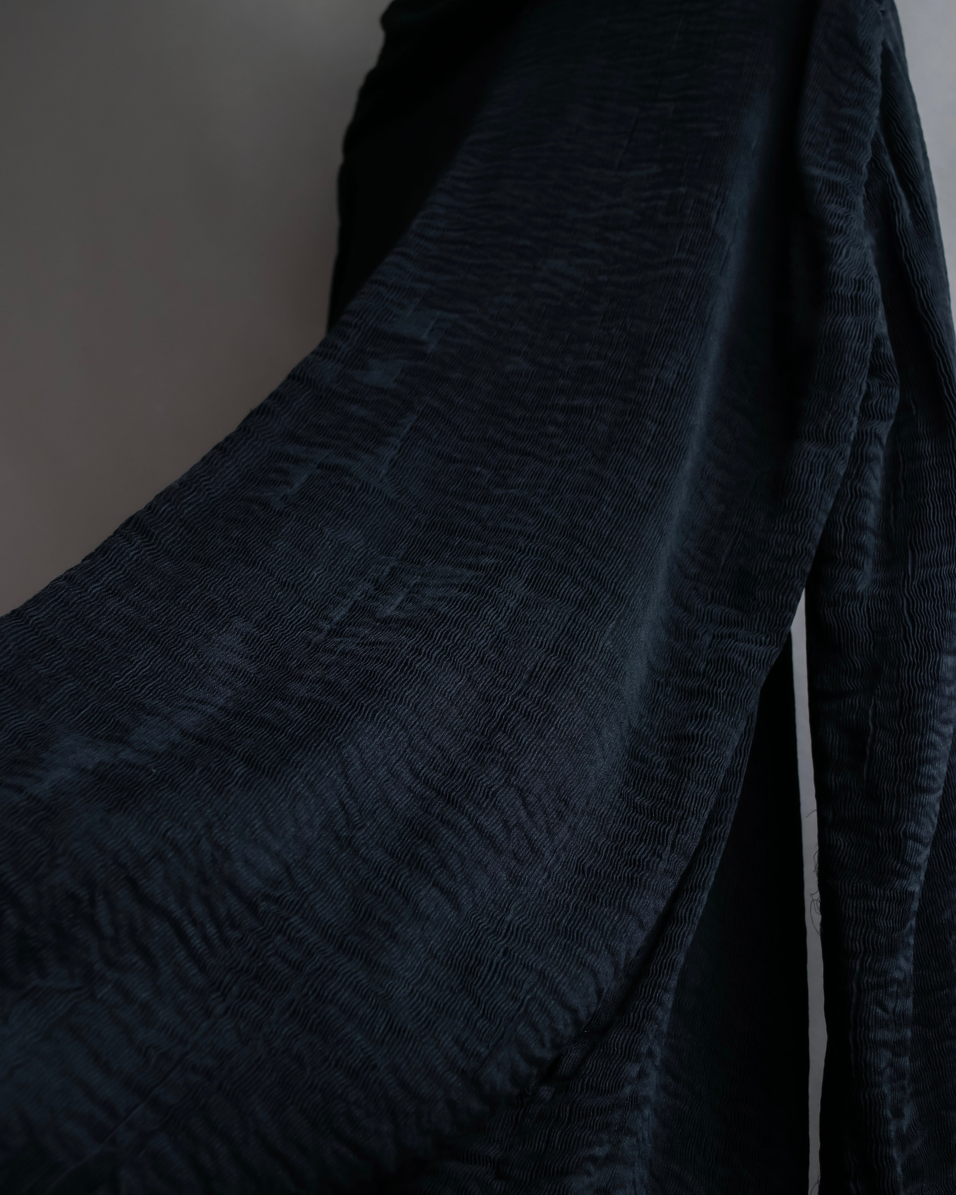 "ISSEY MIYAKE PERMANENT" Large shawl collar silk long cardigan