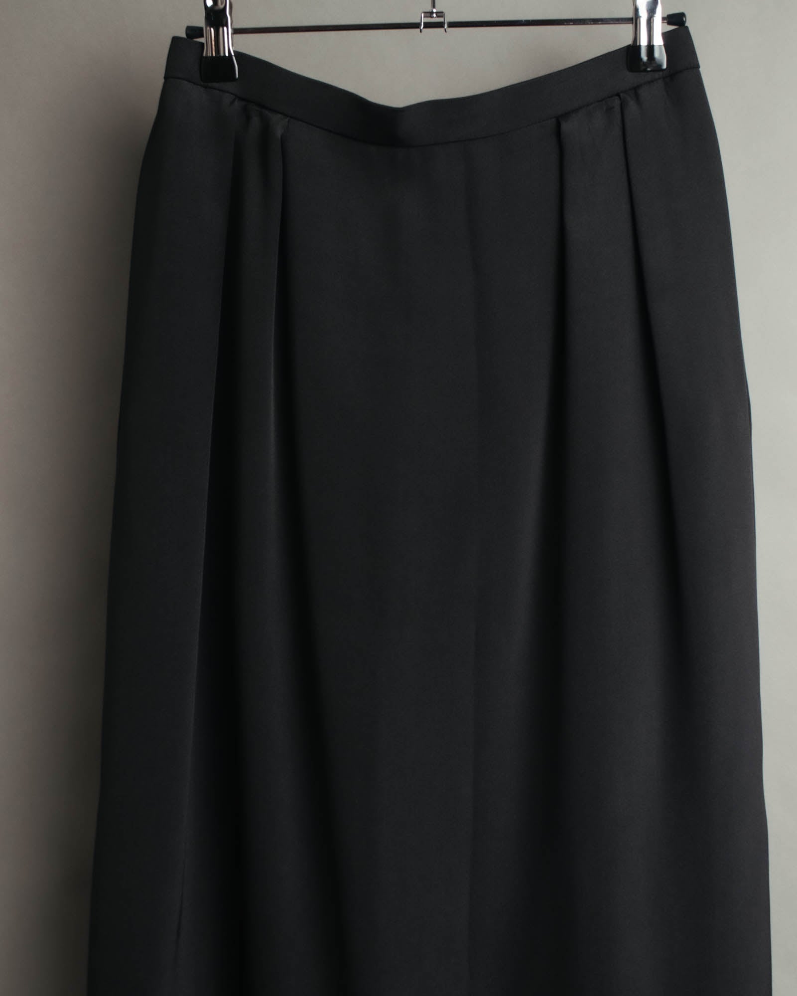 -SPECIAL- “Christian Dior” 80’s silk pleated long skirt