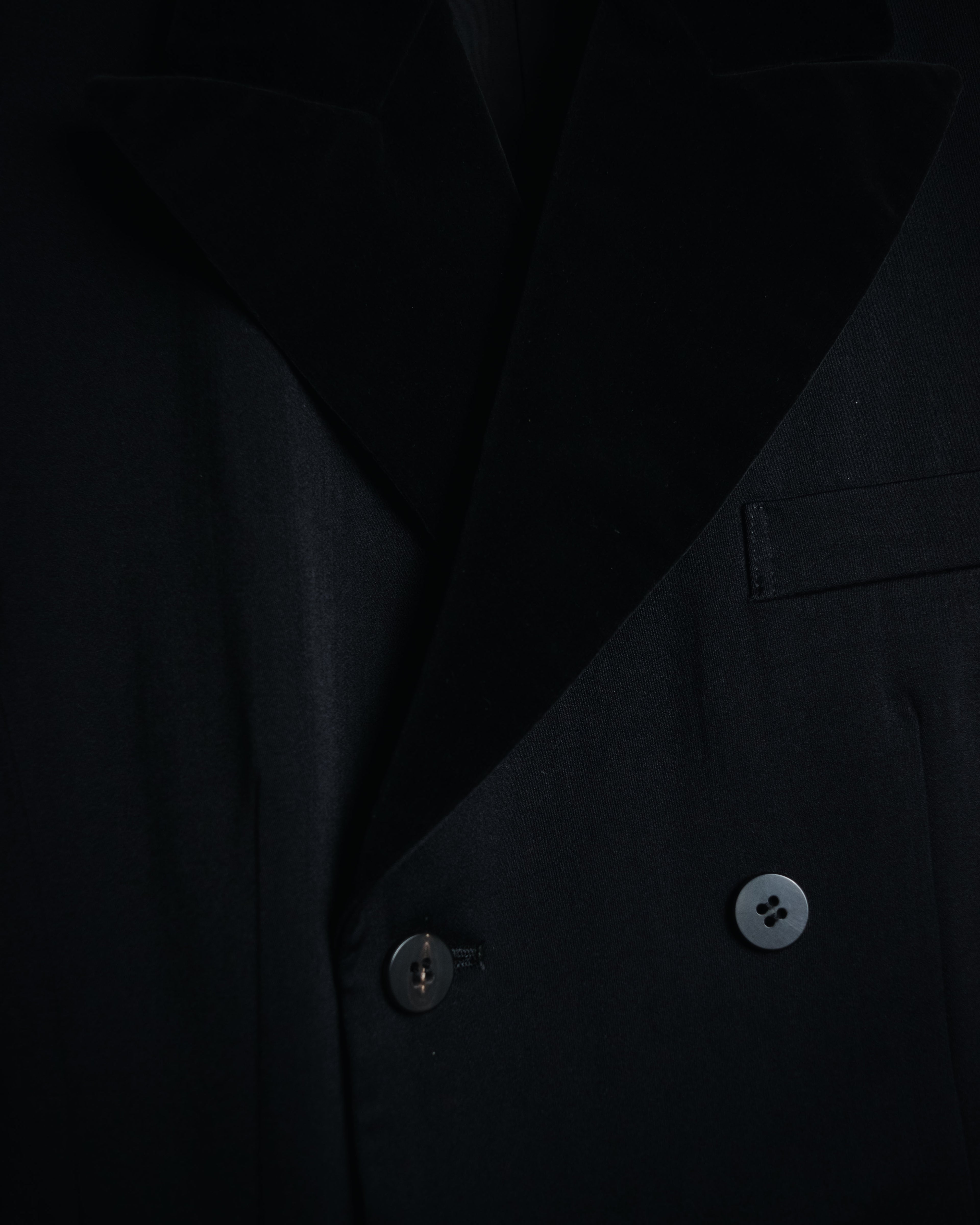 "tricot COMME des GARÇONS"
1989 Velvet-collared double-breasted tailored vest