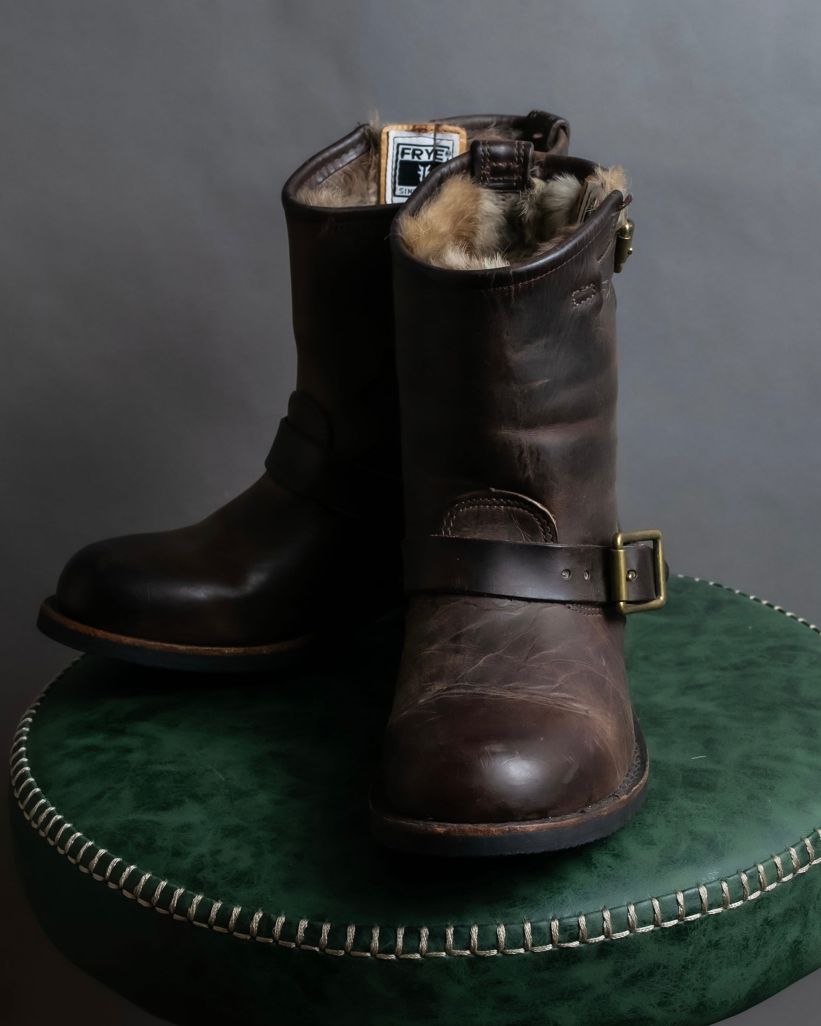 "COACH×FRYE" Brass buckle design shearling lined biker boots