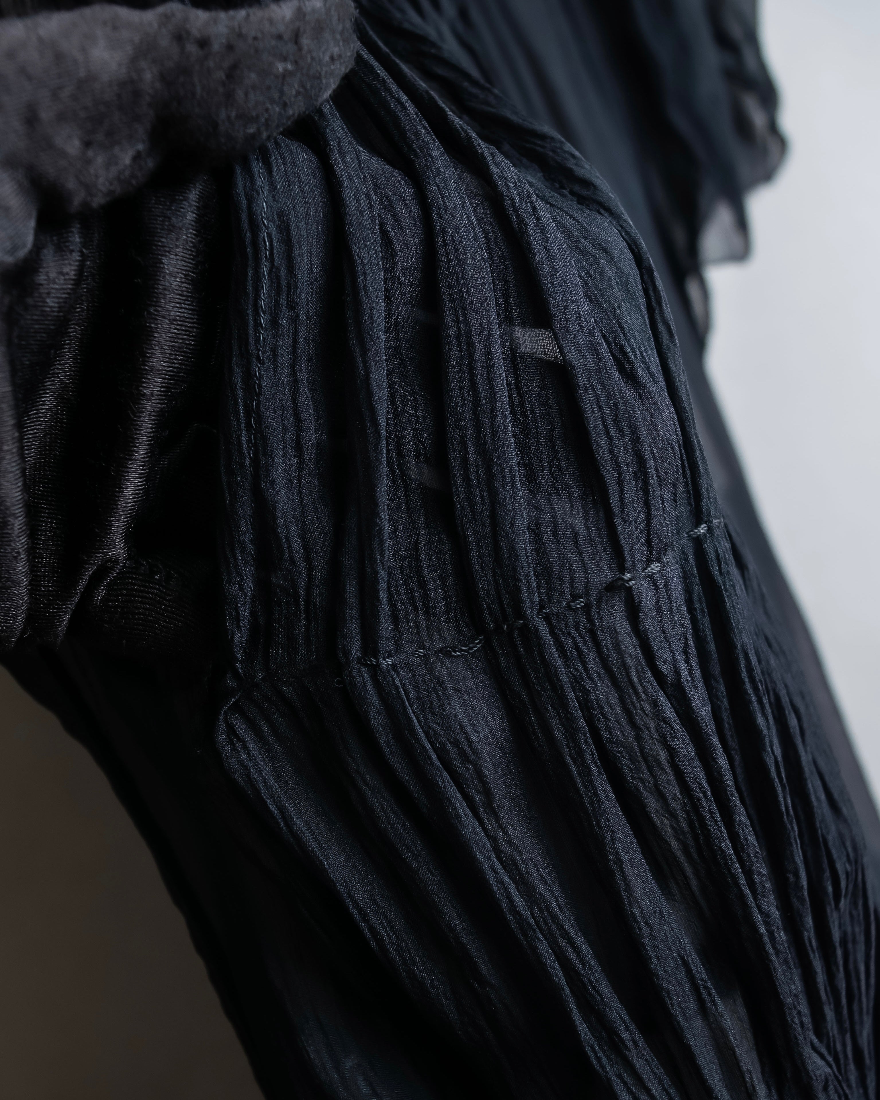 "PRADA" Gathered ribbon design puff sleeve dress