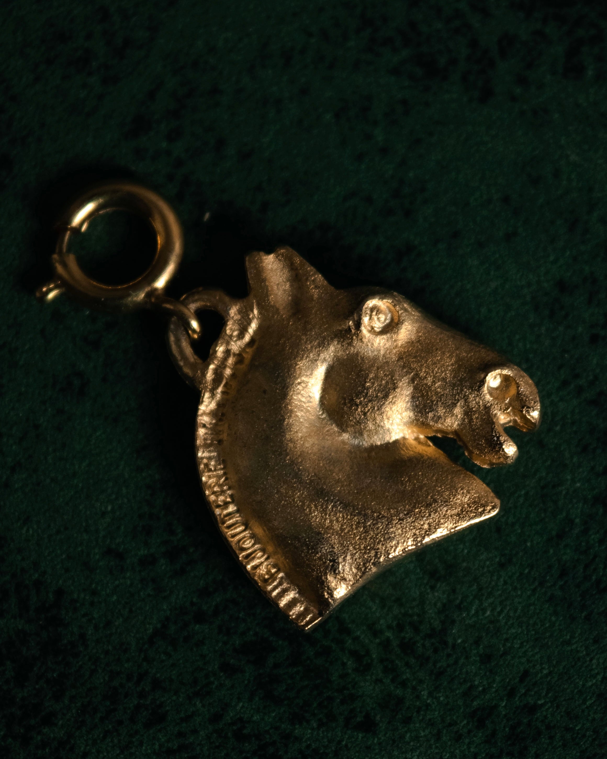 “HERMÈS” 90’s Sculptural cheval motif pendant charm