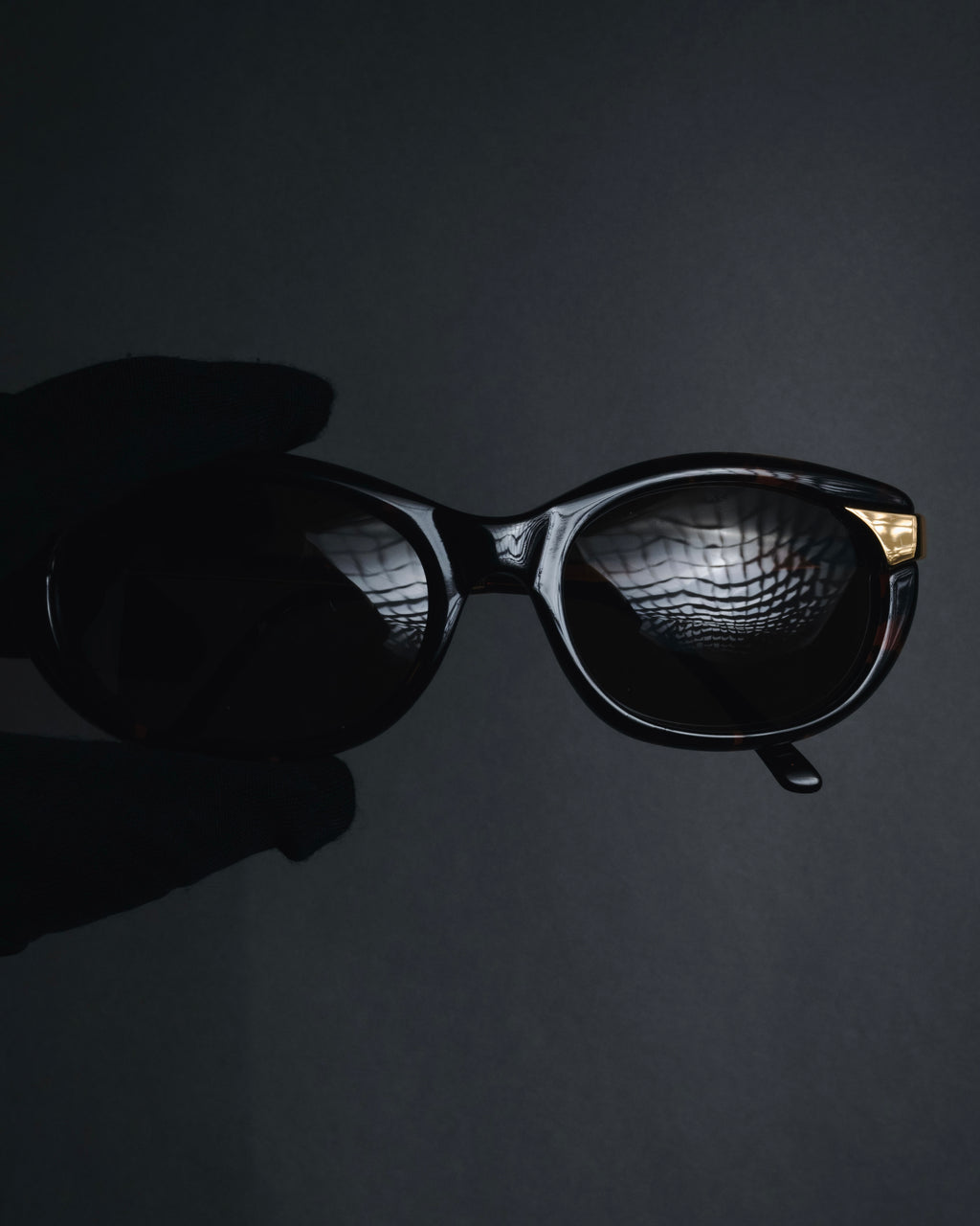 "GUCCI" Sleek oval acetate sunglasses
