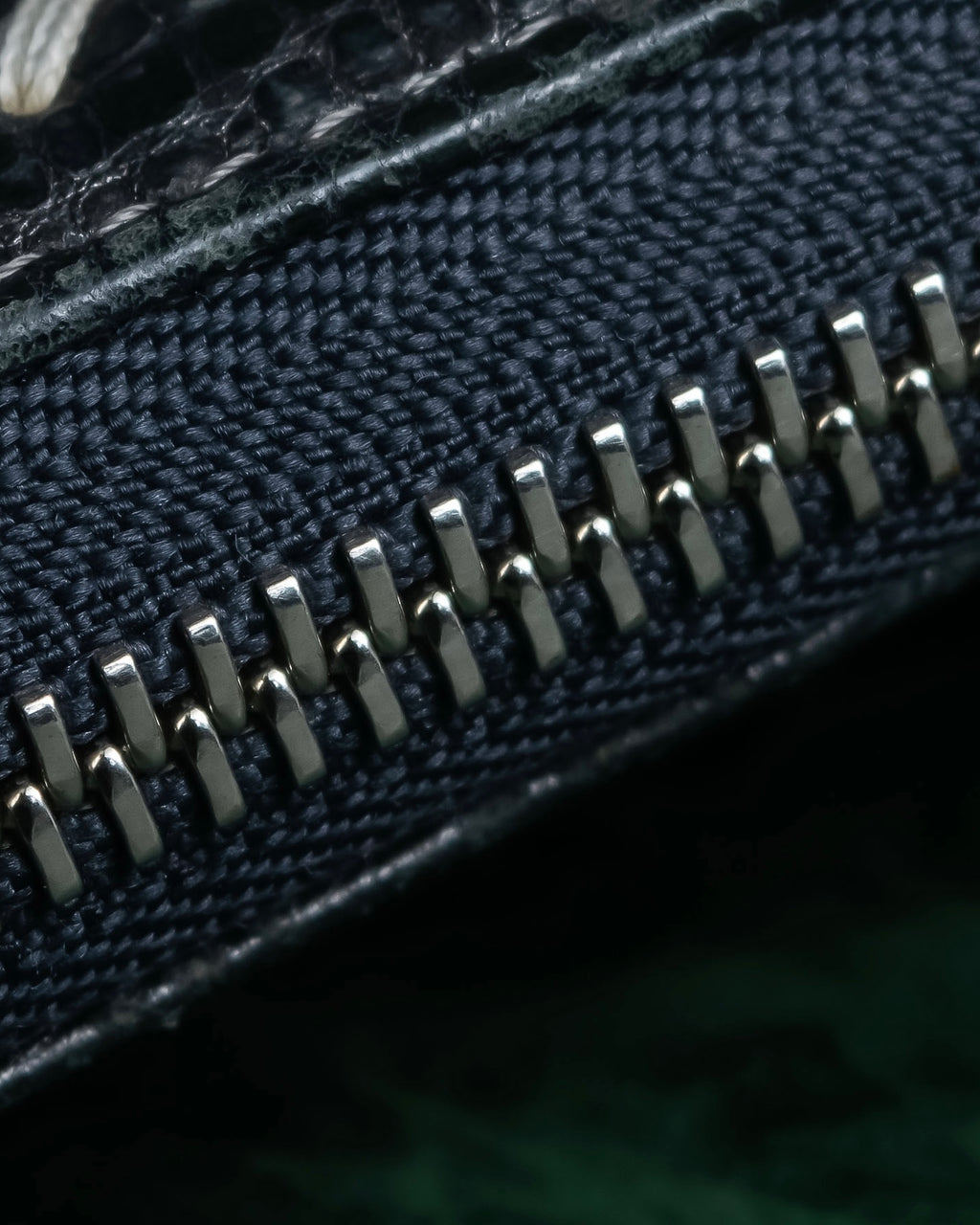 "MAISON MARGIELA" Lizard-embossed leather long wallet