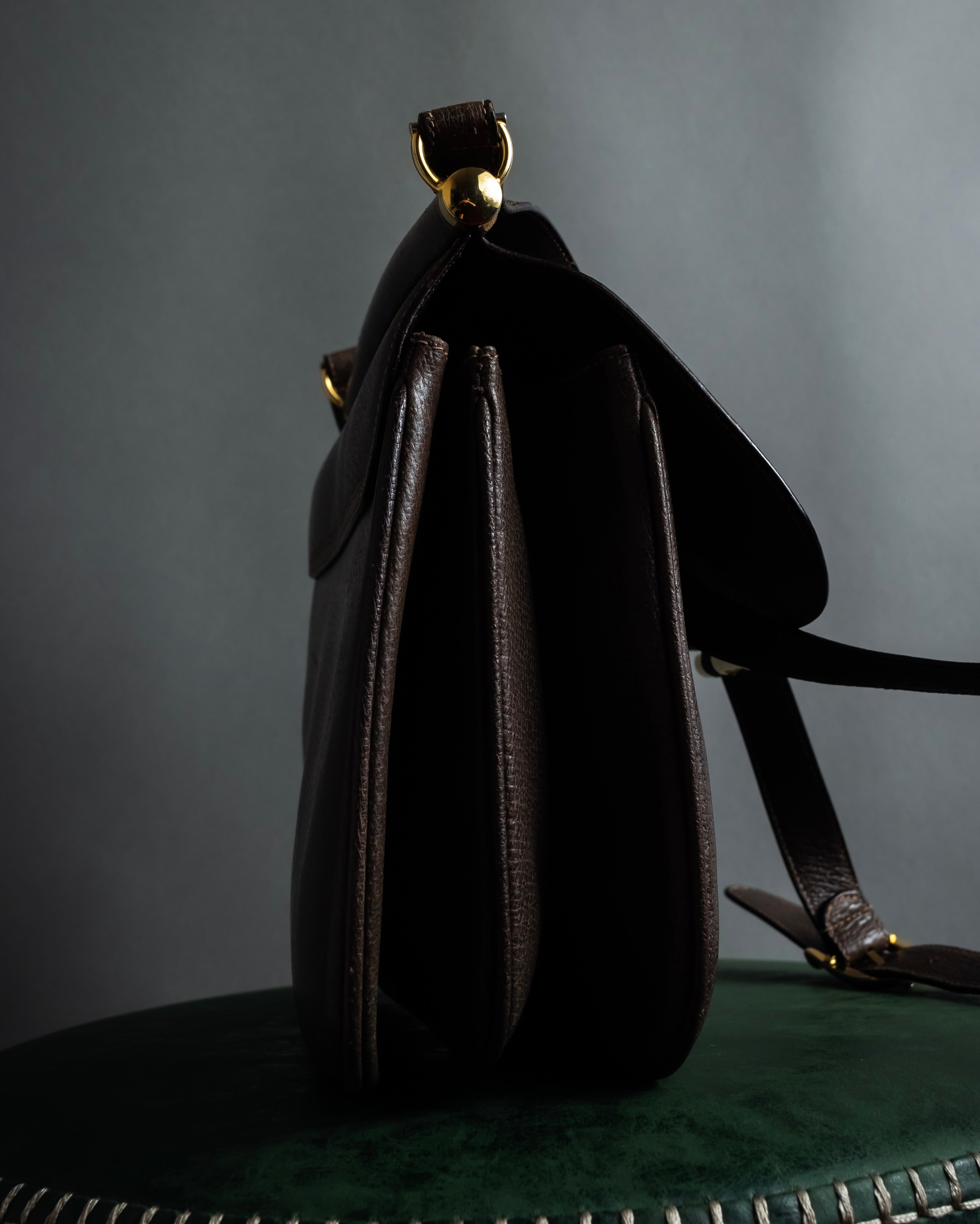 "GUCCI" Bar-shaped fastener design leather shoulder bag