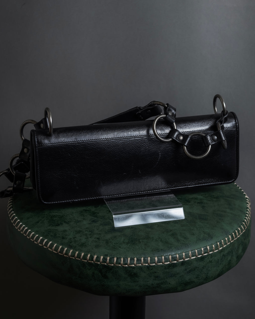 -SPECIAL- "YVES SAINT LAURENT"
00's Tom Ford period stacked ring design horizontal leather bag