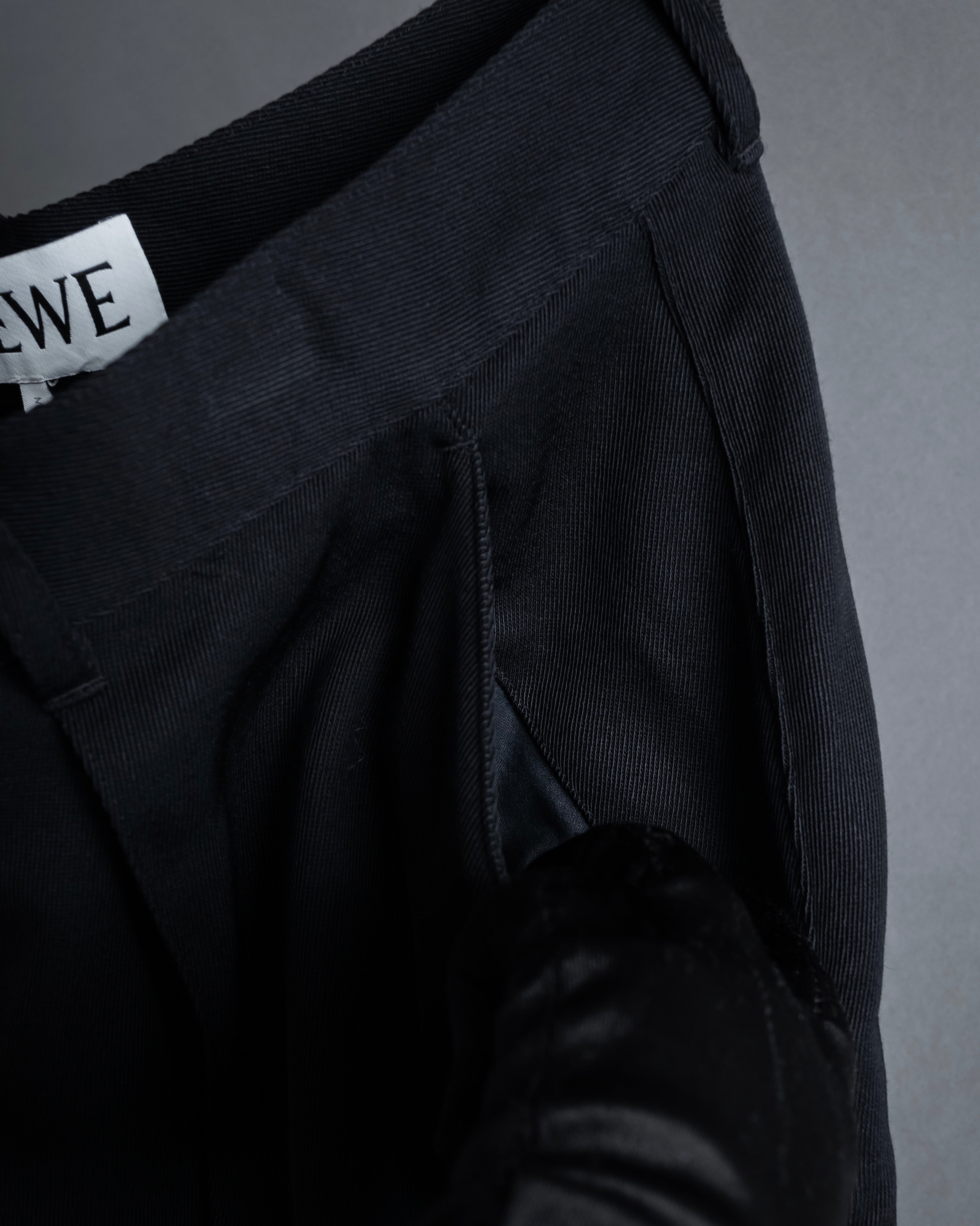 "LOEWE" Three-dimensional pattern design wide slacks