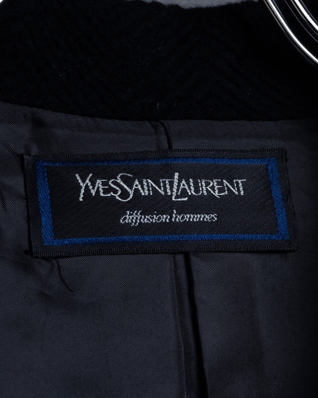 -SPECIAL- "YVES SAINT LAURENT"
80's-90's Raglan sleeves 100% angora stand collar coat