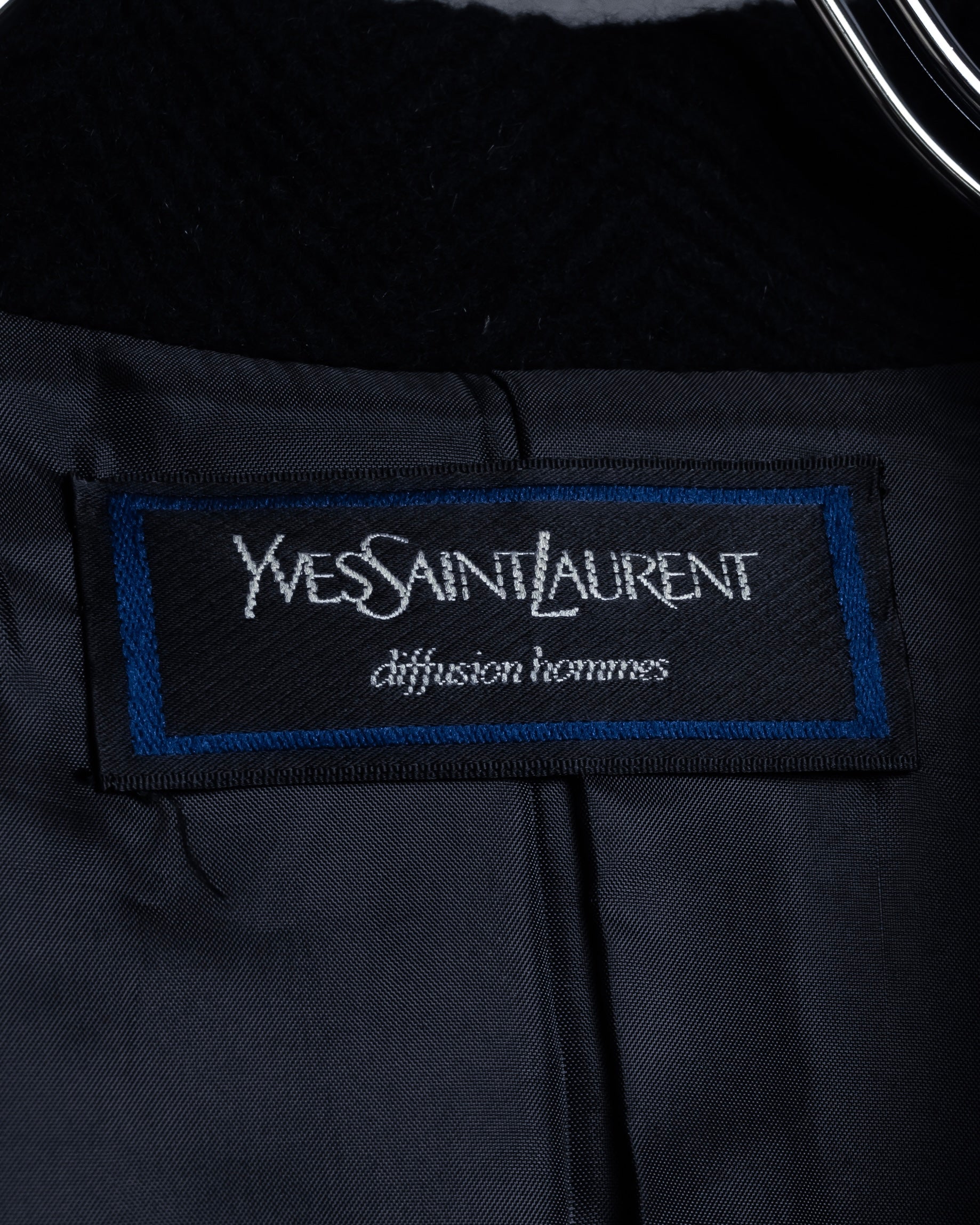 -SPECIAL- "YVES SAINT LAURENT"
80's-90's Raglan sleeves 100% angora stand collar coat