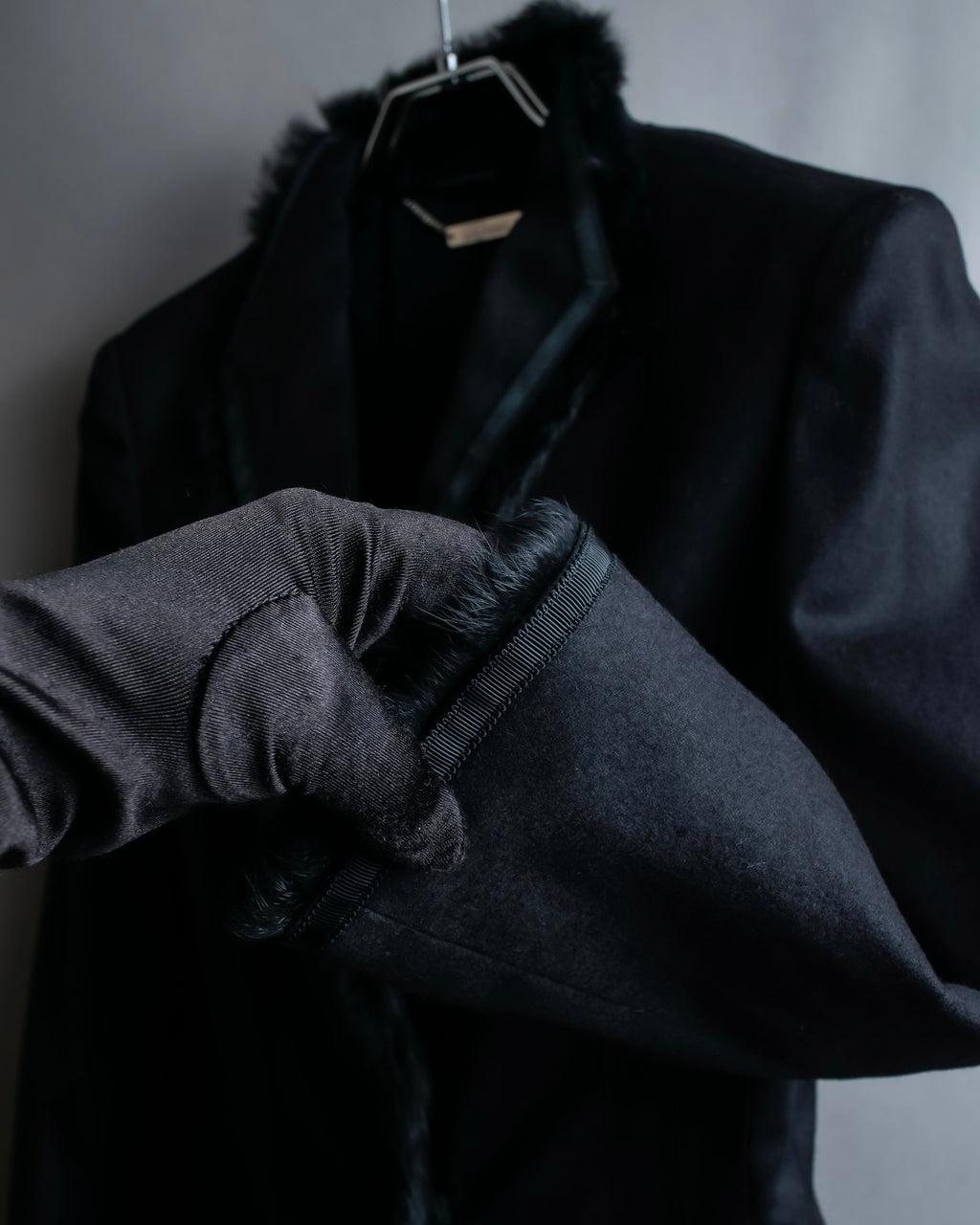 "Alexandar McQueen" Fur trimmed design shaped tailored jacket