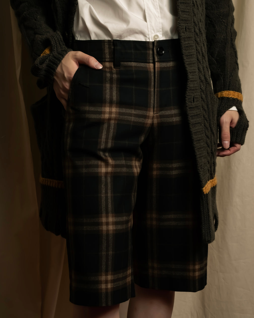 "BURBERRY" Decorative button design check pattern short pants