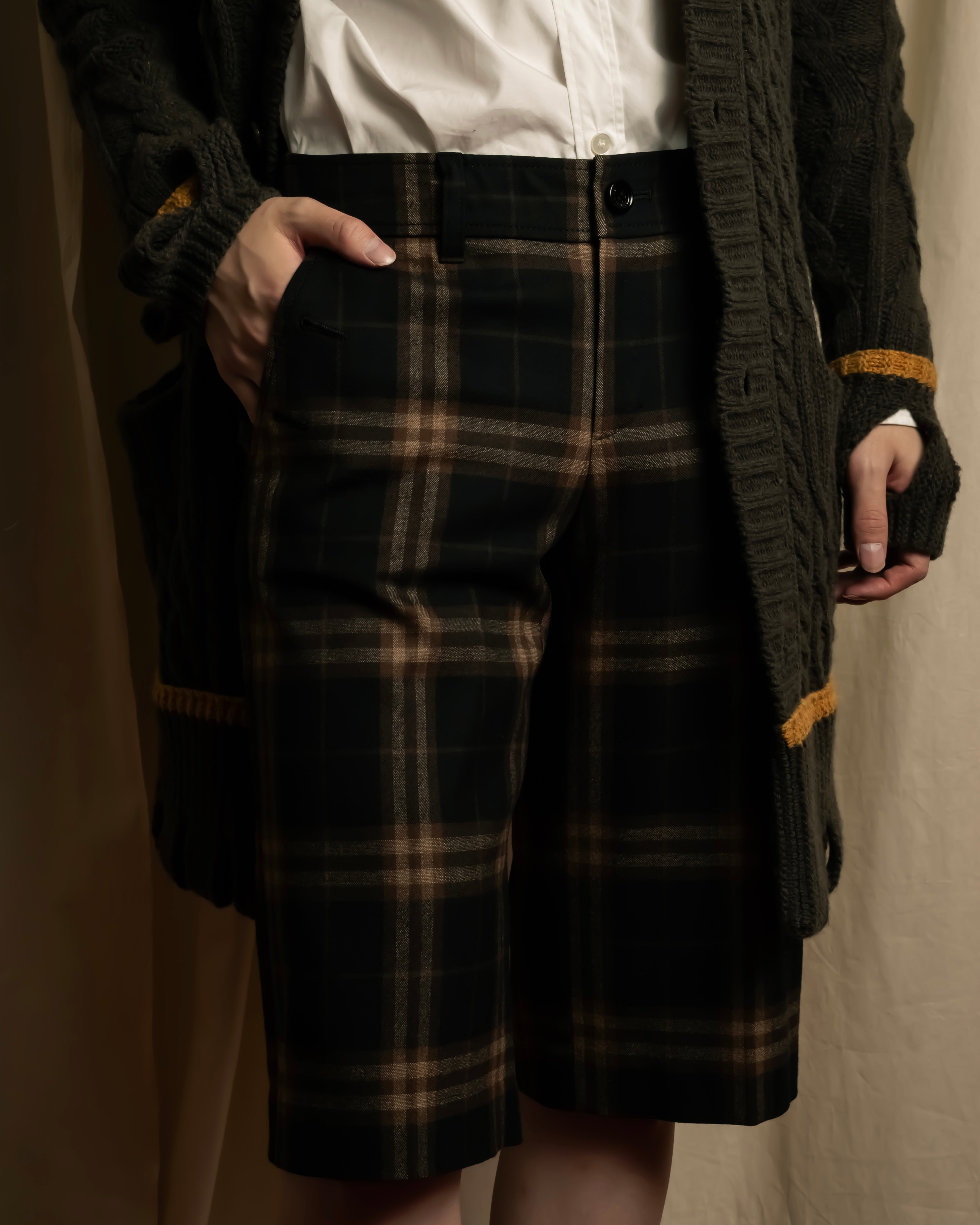 "BURBERRY" Decorative button design check pattern short pants