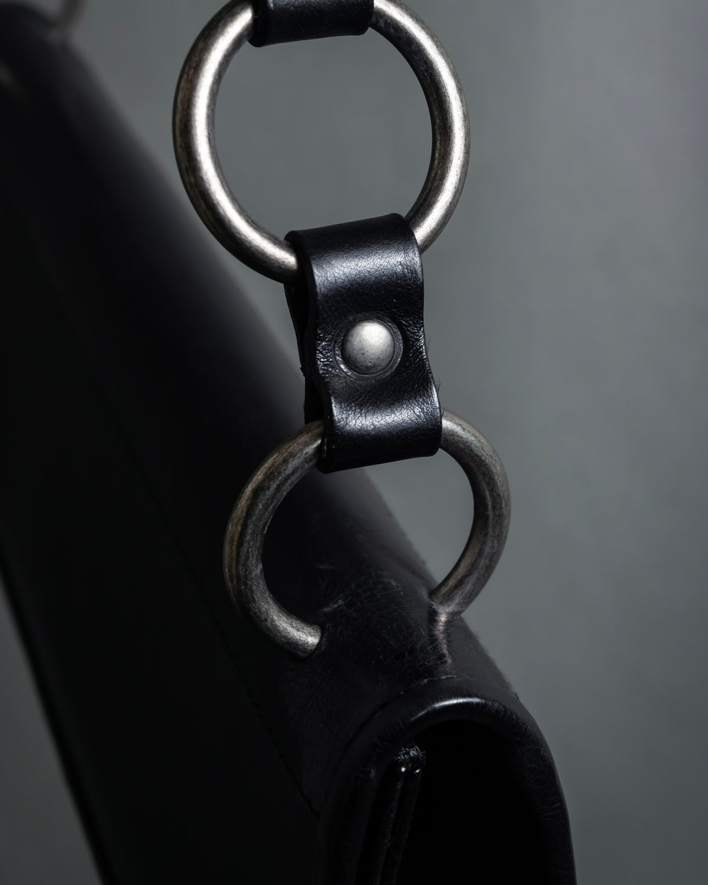 -SPECIAL- "YVES SAINT LAURENT"
00's Tom Ford period stacked ring design horizontal leather bag