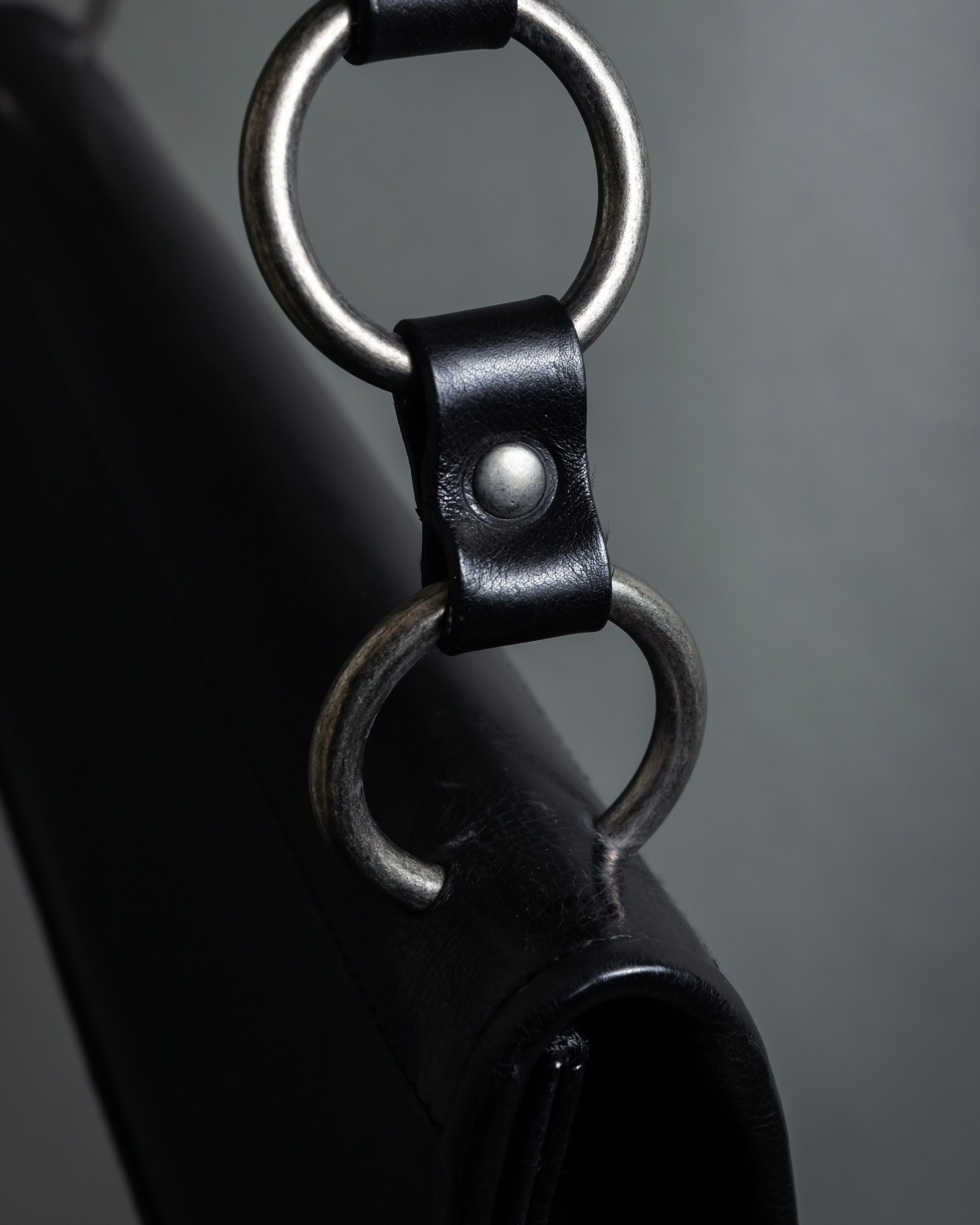 -SPECIAL- "YVES SAINT LAURENT"
00's Tom Ford period stacked ring design horizontal leather bag