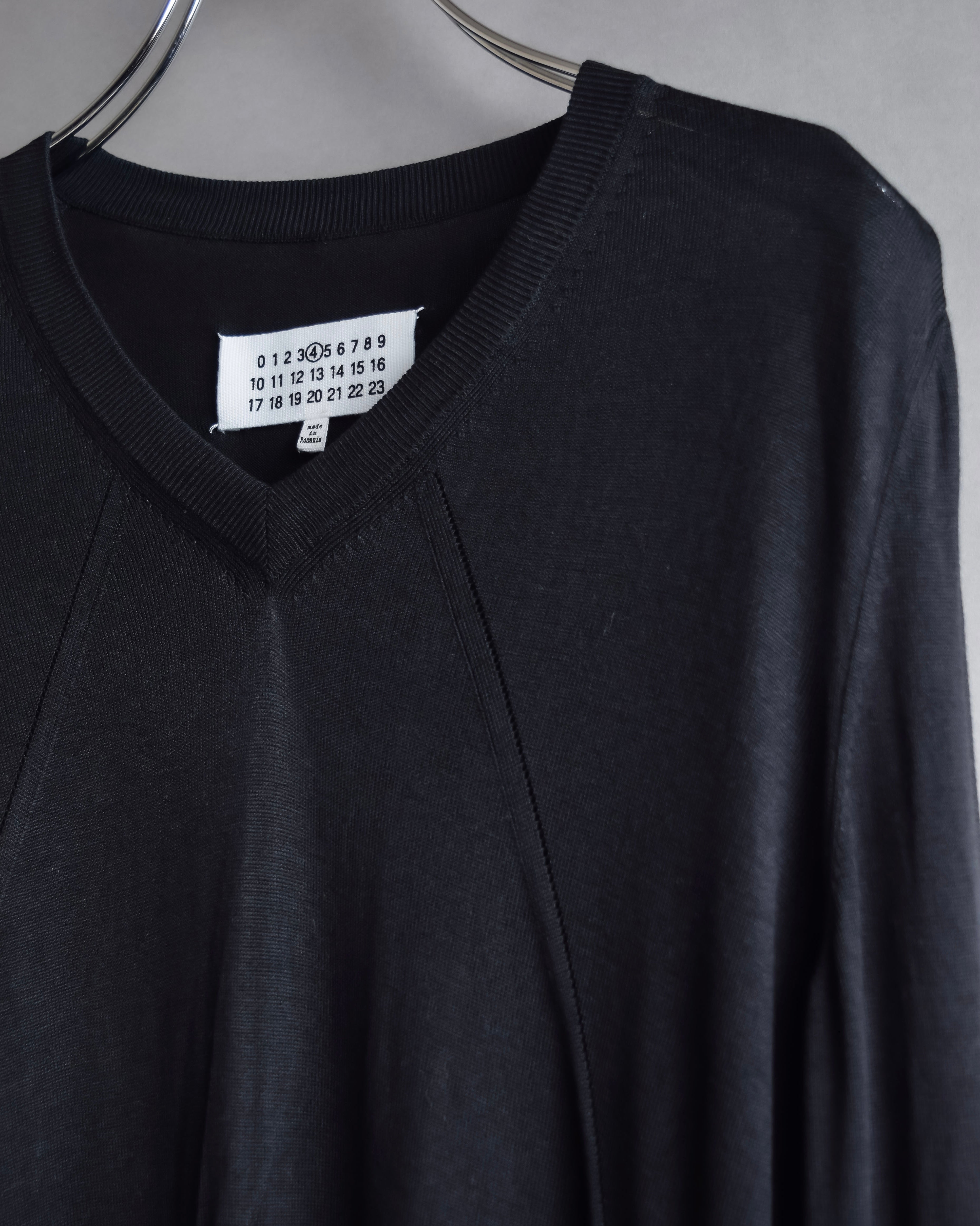 "MAISON MARGIELA" 15SS V-line panel design lightweight knit