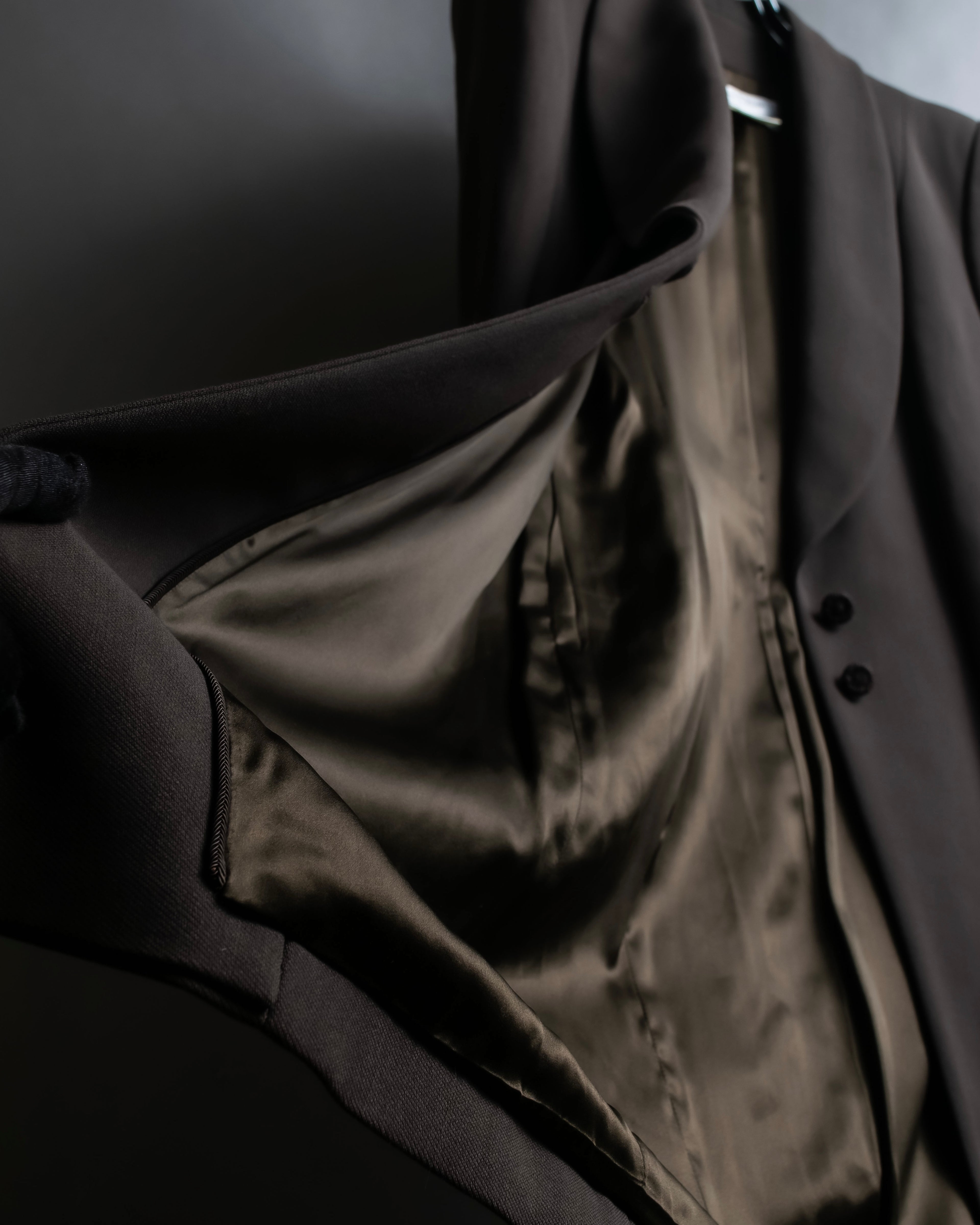 "Christian Dior Boutique Paris" Beautiful waist-shape shawl collar long coat