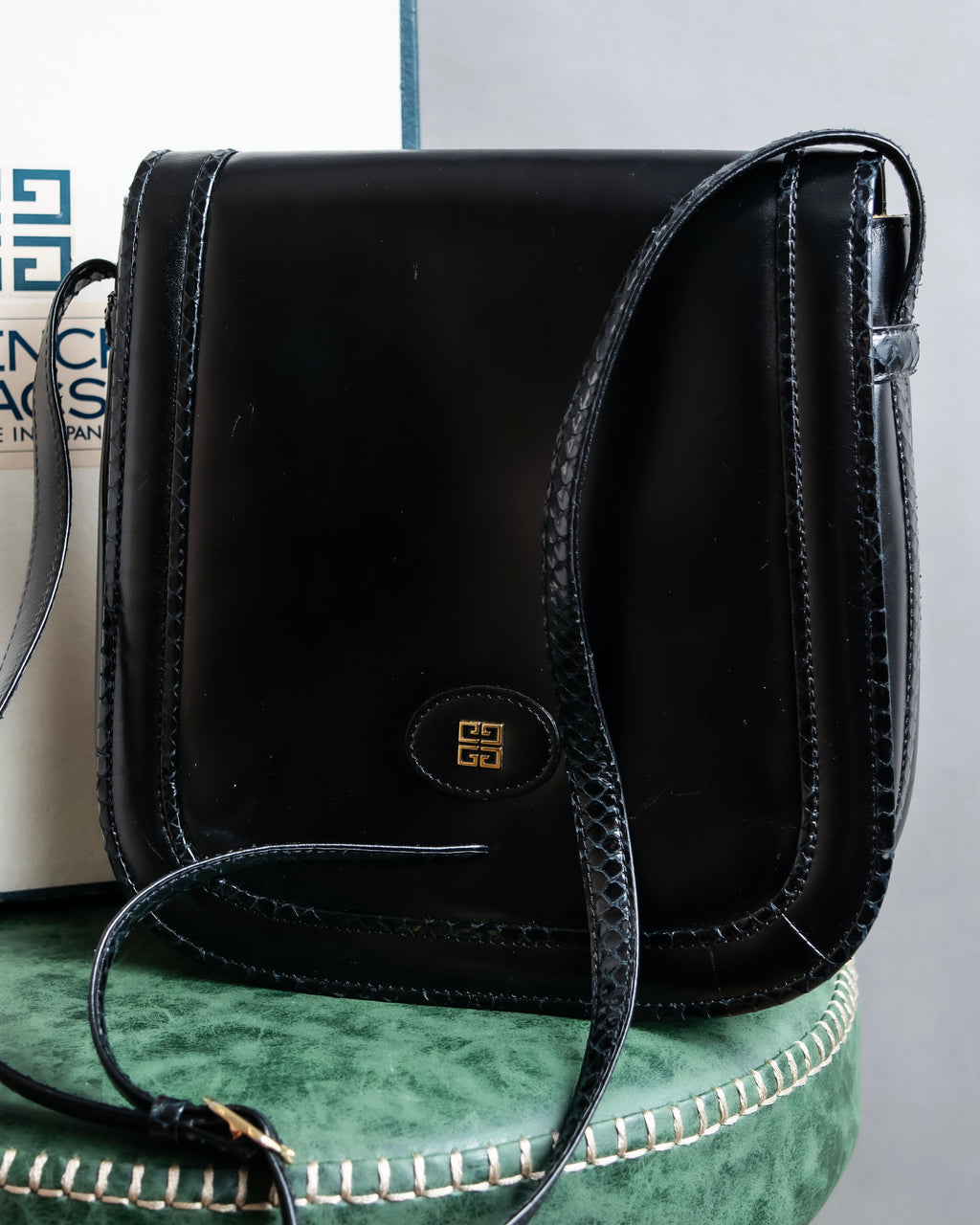 "GIVENCHY SACS" Logo parts design leather combination shoulder bag