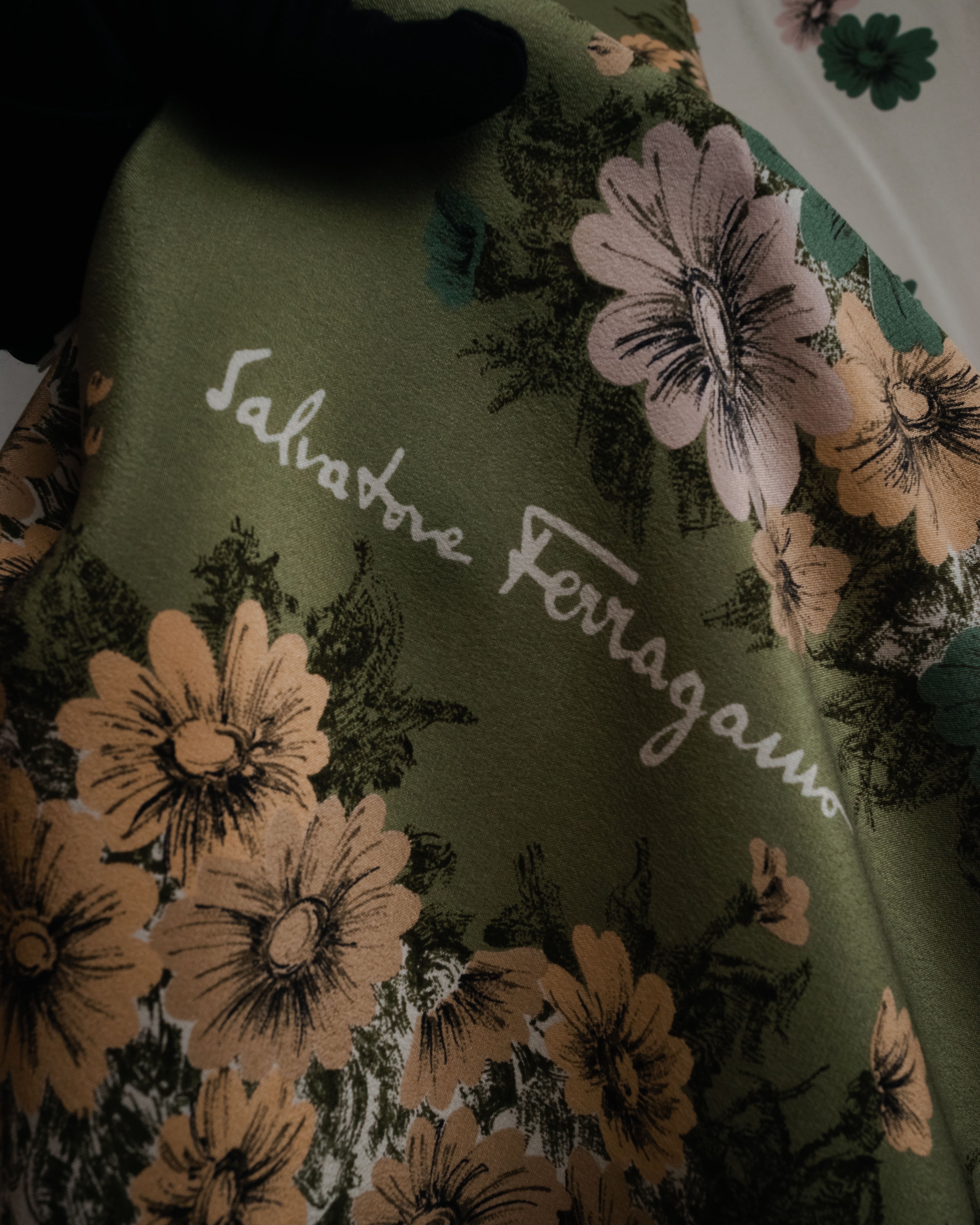 “Salvatore Ferragamo” 90’s Botanical fringe shawl