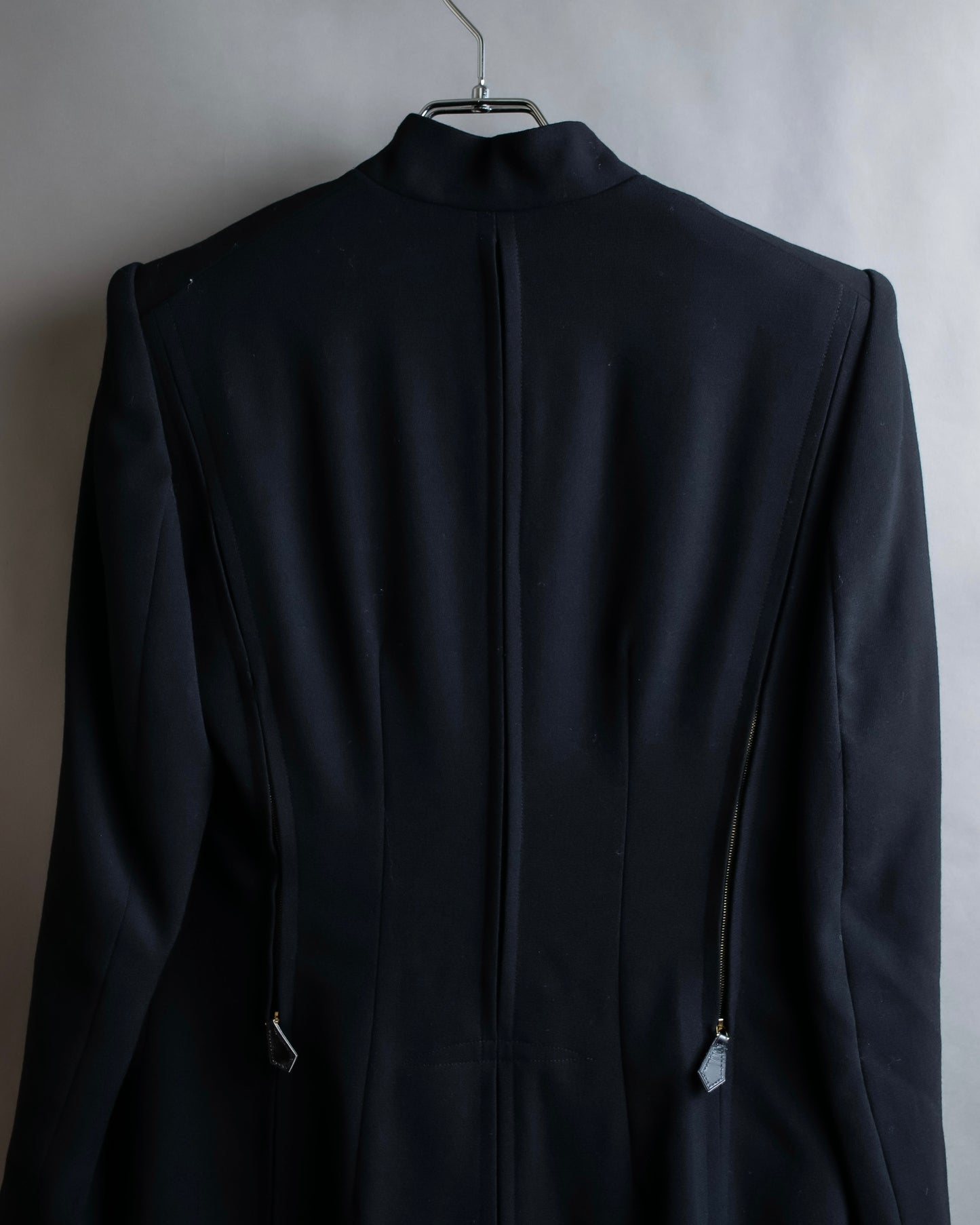 "HERMES" Darted shape no collar back zip jacket