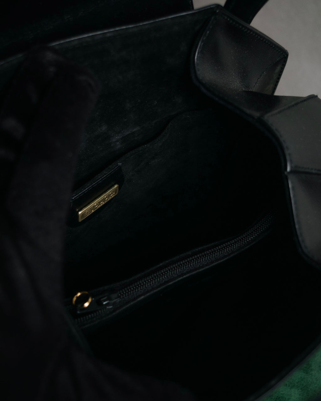 –SPECIAL– "GUCCI" 90’s Architectural oval hardware box calf handbag