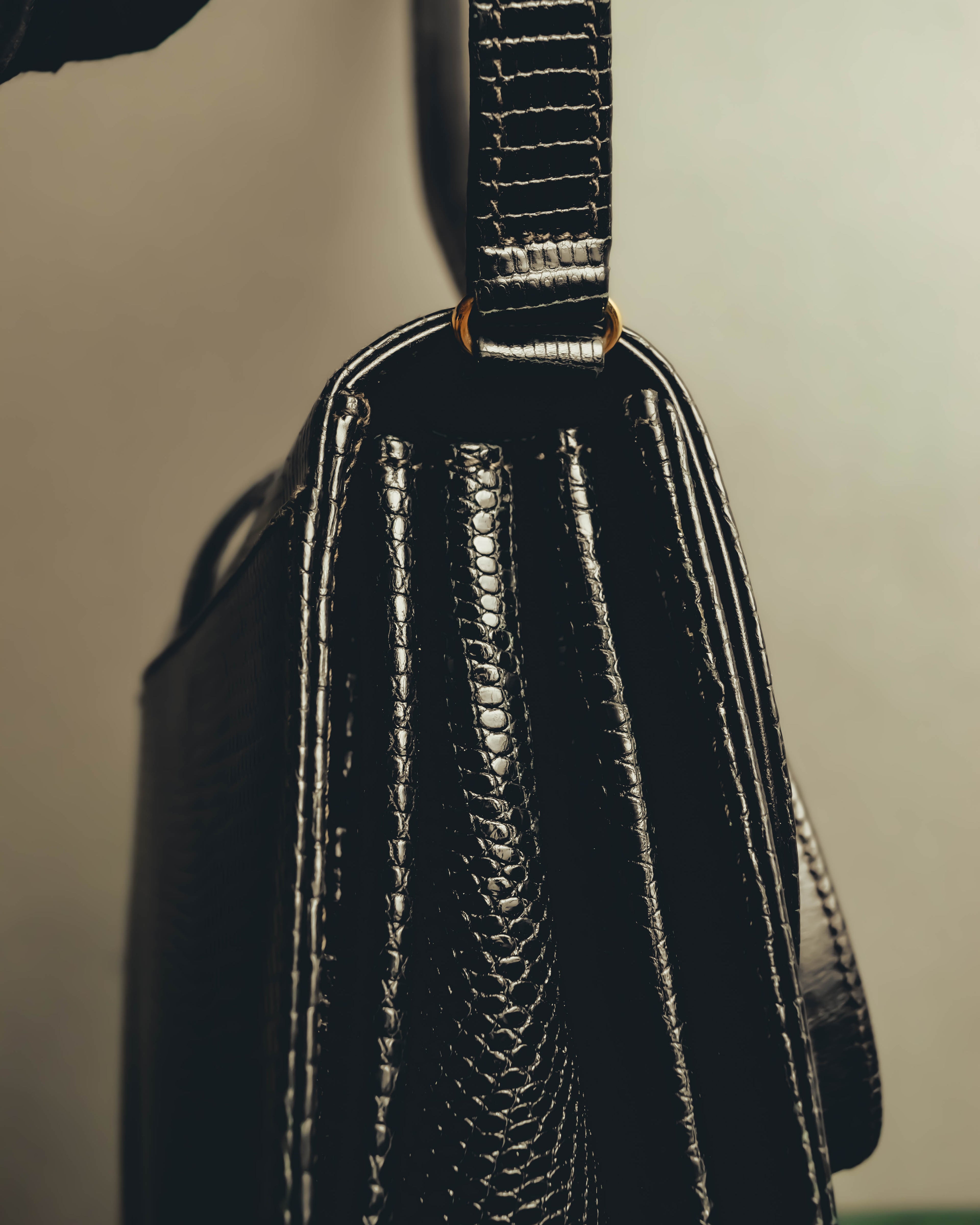 "GUCCI" 60's-70's Glossy lizard embossed leather shoulder bag