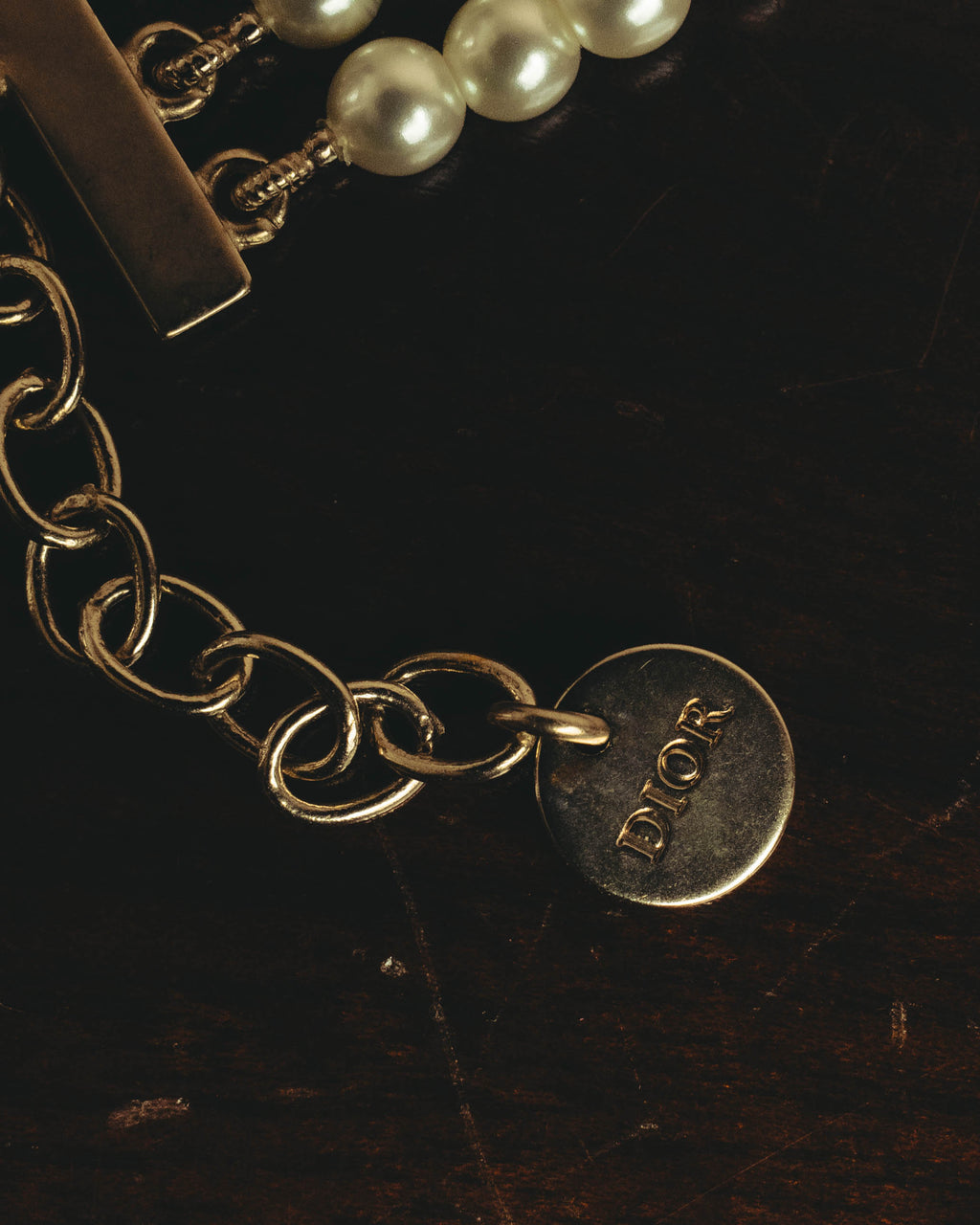 –SPECIAL– “Christian Dior” 2018-2025 Four-strand faux pearl bracelet with sculptural oval accents