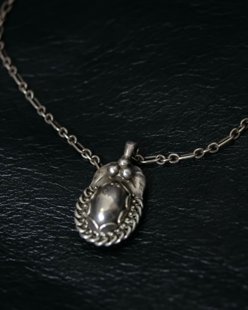 “Georg Jensen” Pendant of the year 1992 silver necklace