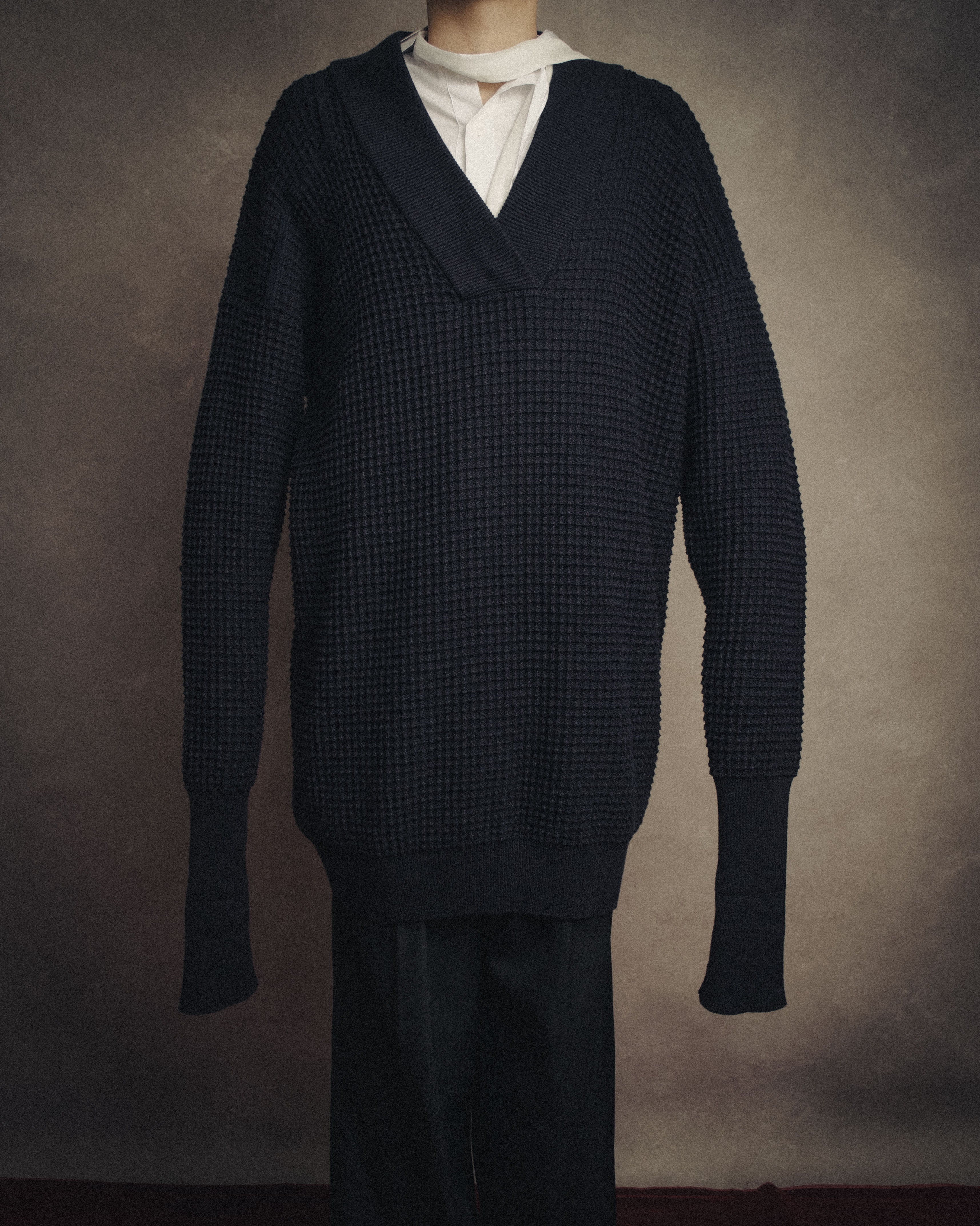 –SPECIAL– “Maison Margiela”
2018 season Deep v-neck elbow patch waffle knit