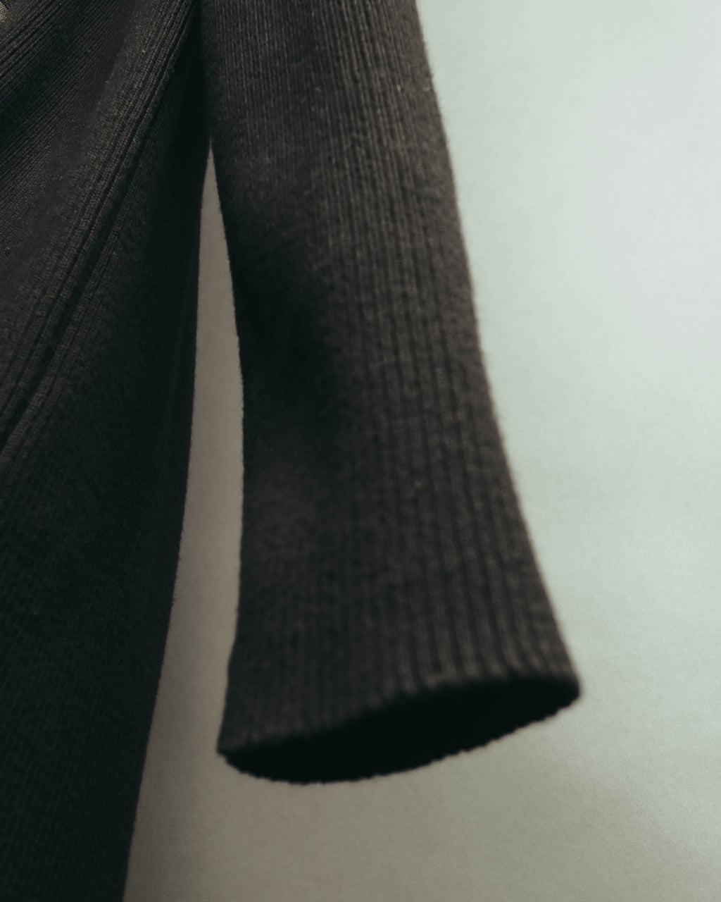 “VALENTINO ROMA” 00’s-10’s Rib knit frilled cardigan