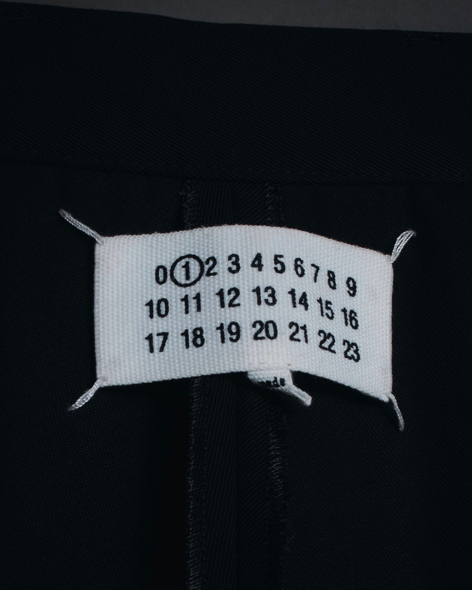 Pantalones de vestir ajustados con bolsillo de cremallera metálica de Maison Margiela 20AW