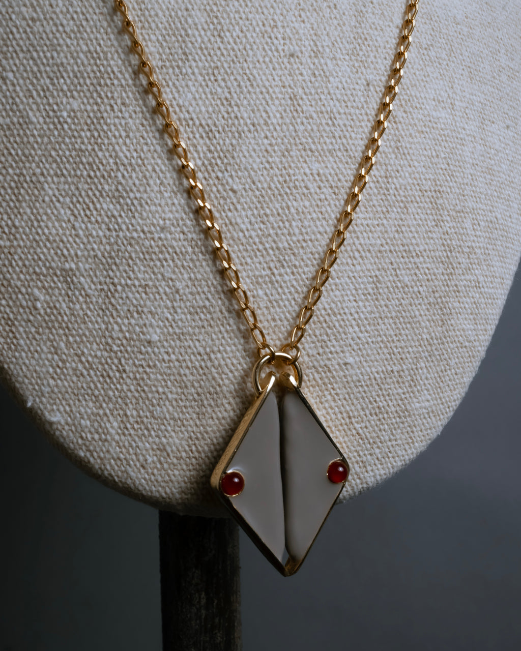 "BALENCIAGA" Red cabochon symmetrical design necklace