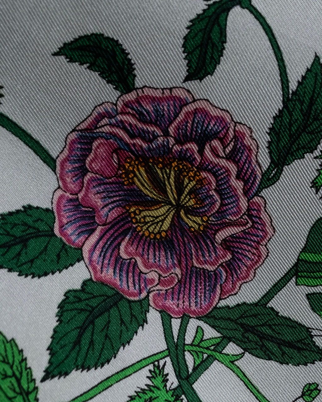 "GUCCI" 80's Flora motif vintage silk scarf